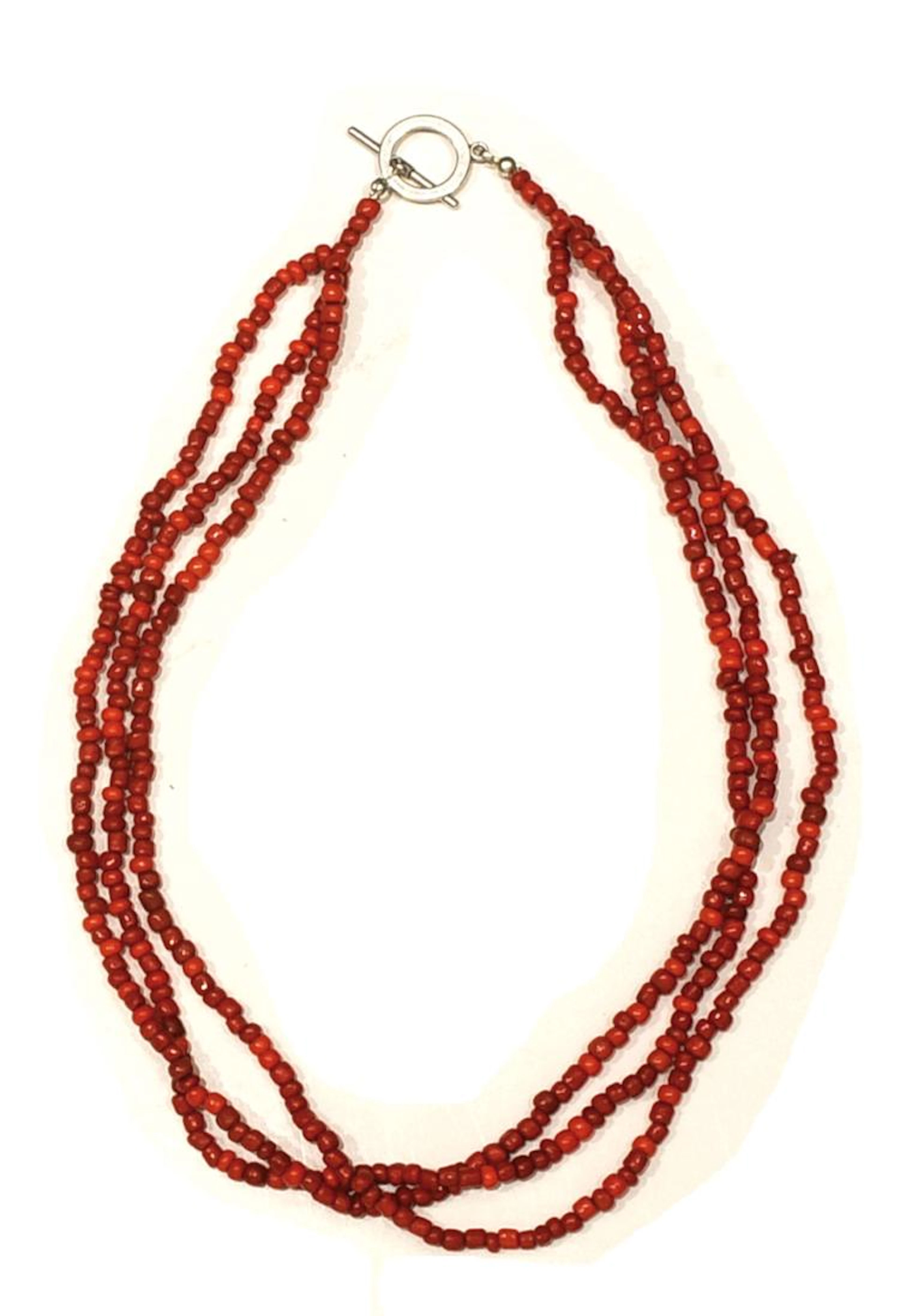 PAIRE DE COLLIERS