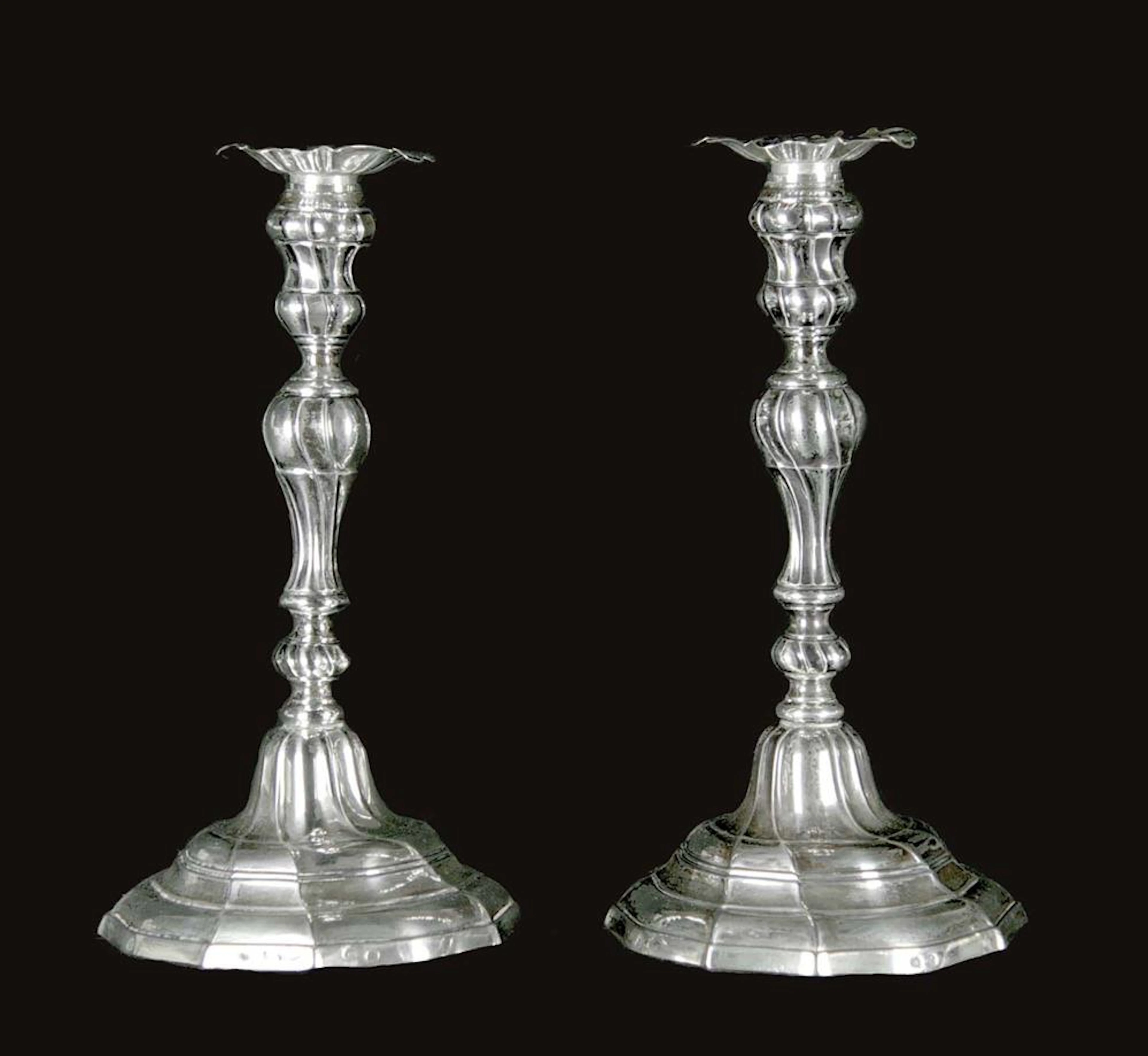 FRANCE D’EPOQUE LOUIS XV Paire de bougeoirs