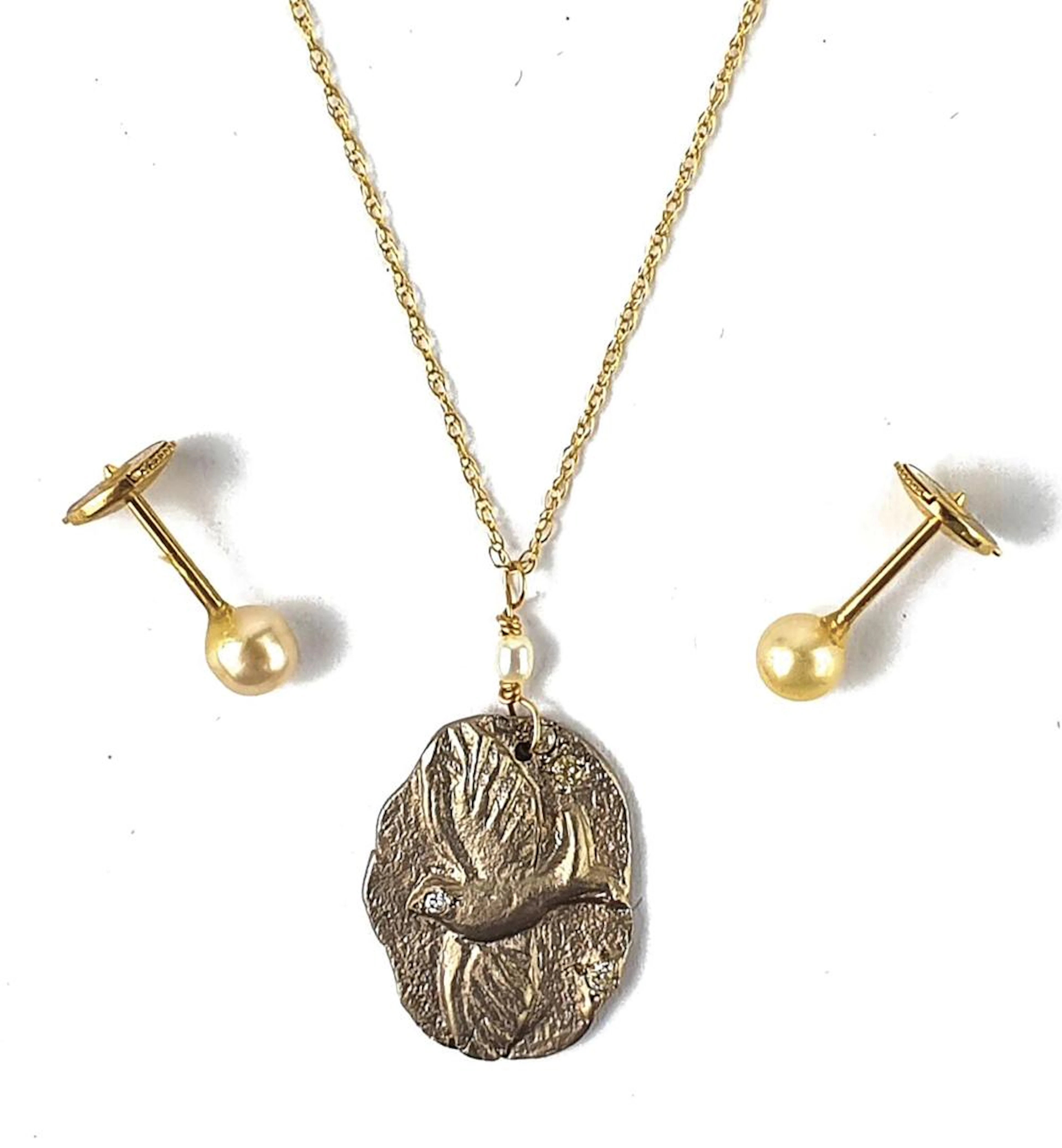 PENDENTIF ET PAIRE DE PUCES D'OREILLES
