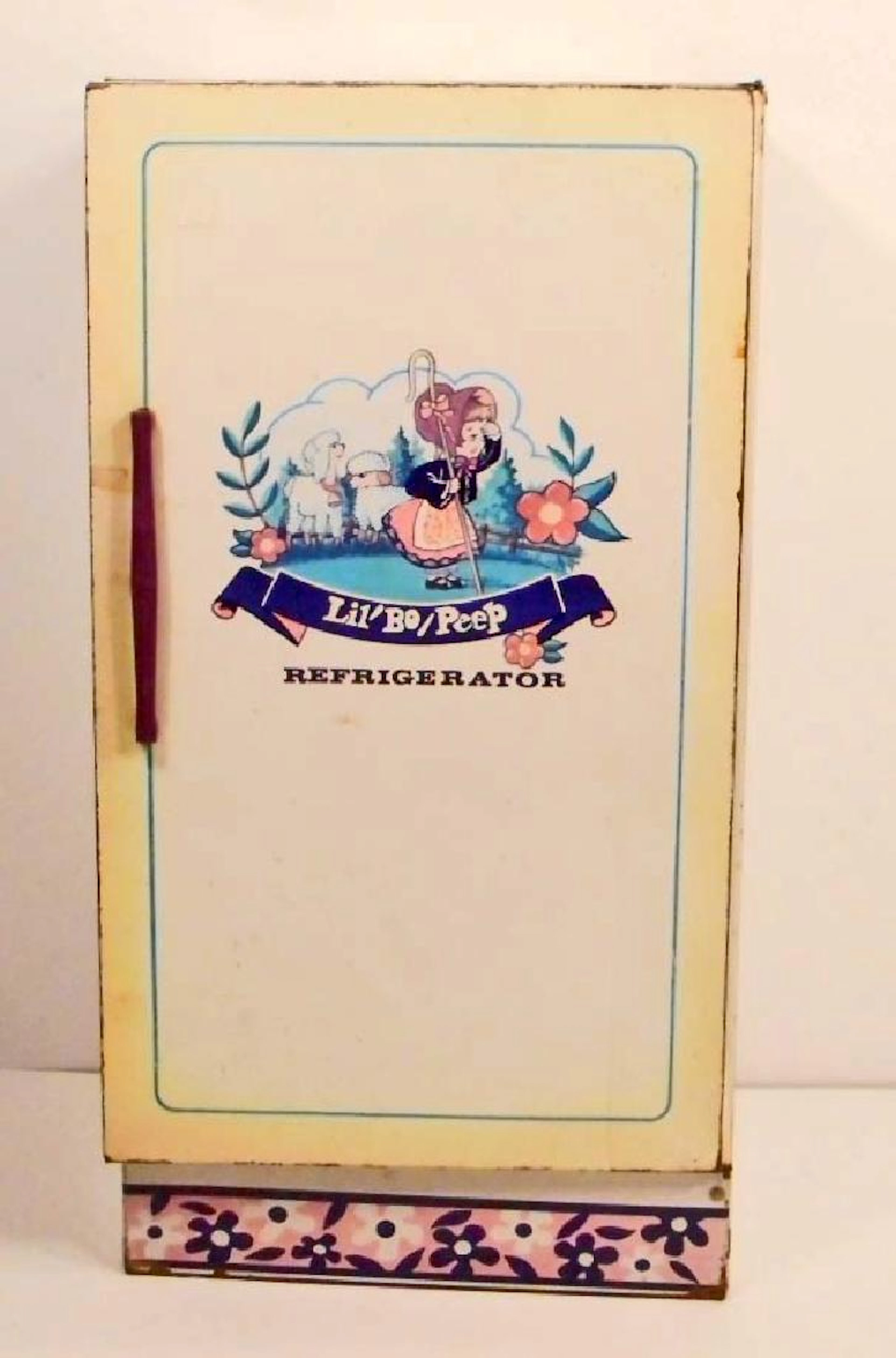 Vintage little bo peep tin litho toy refrigerator