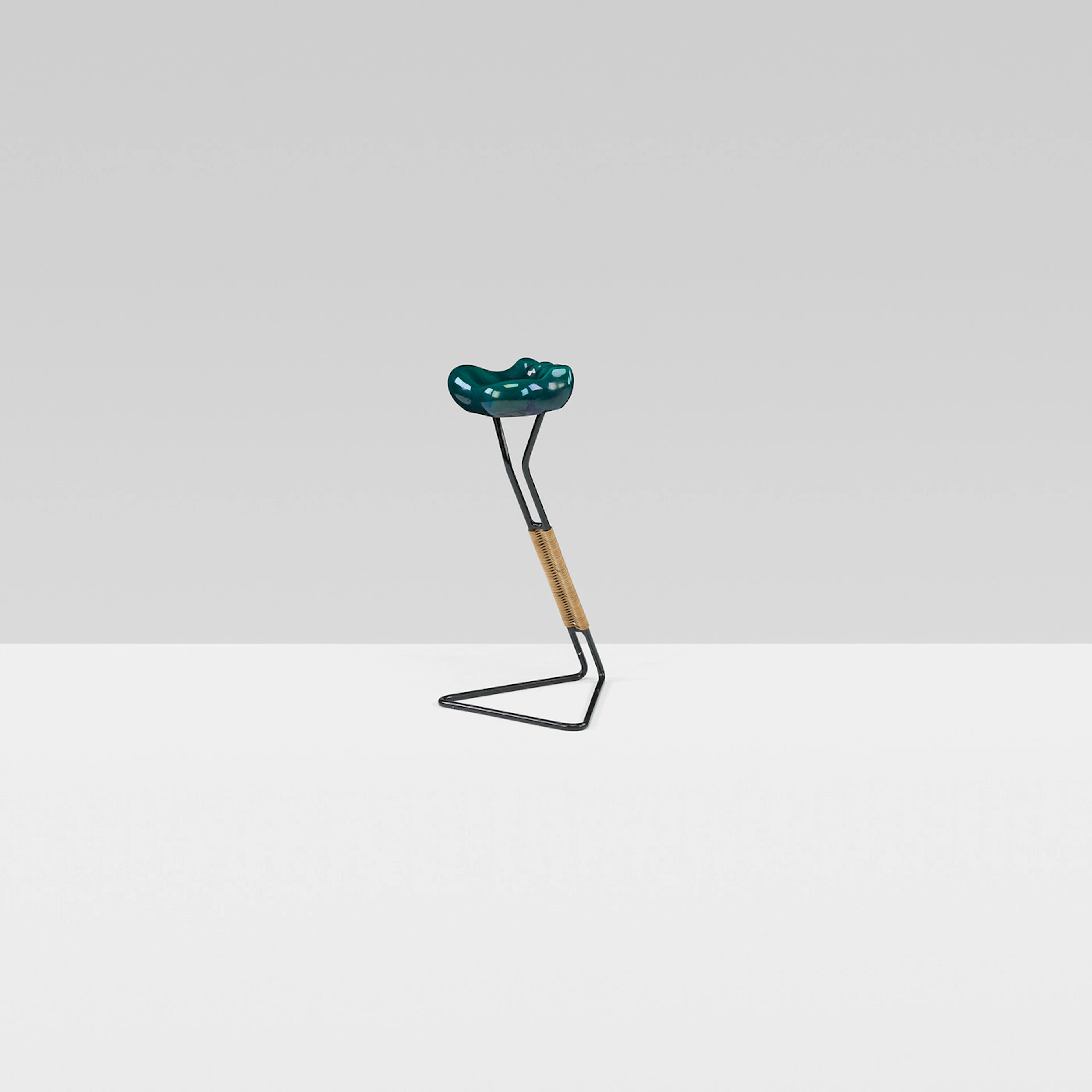 Ash stand