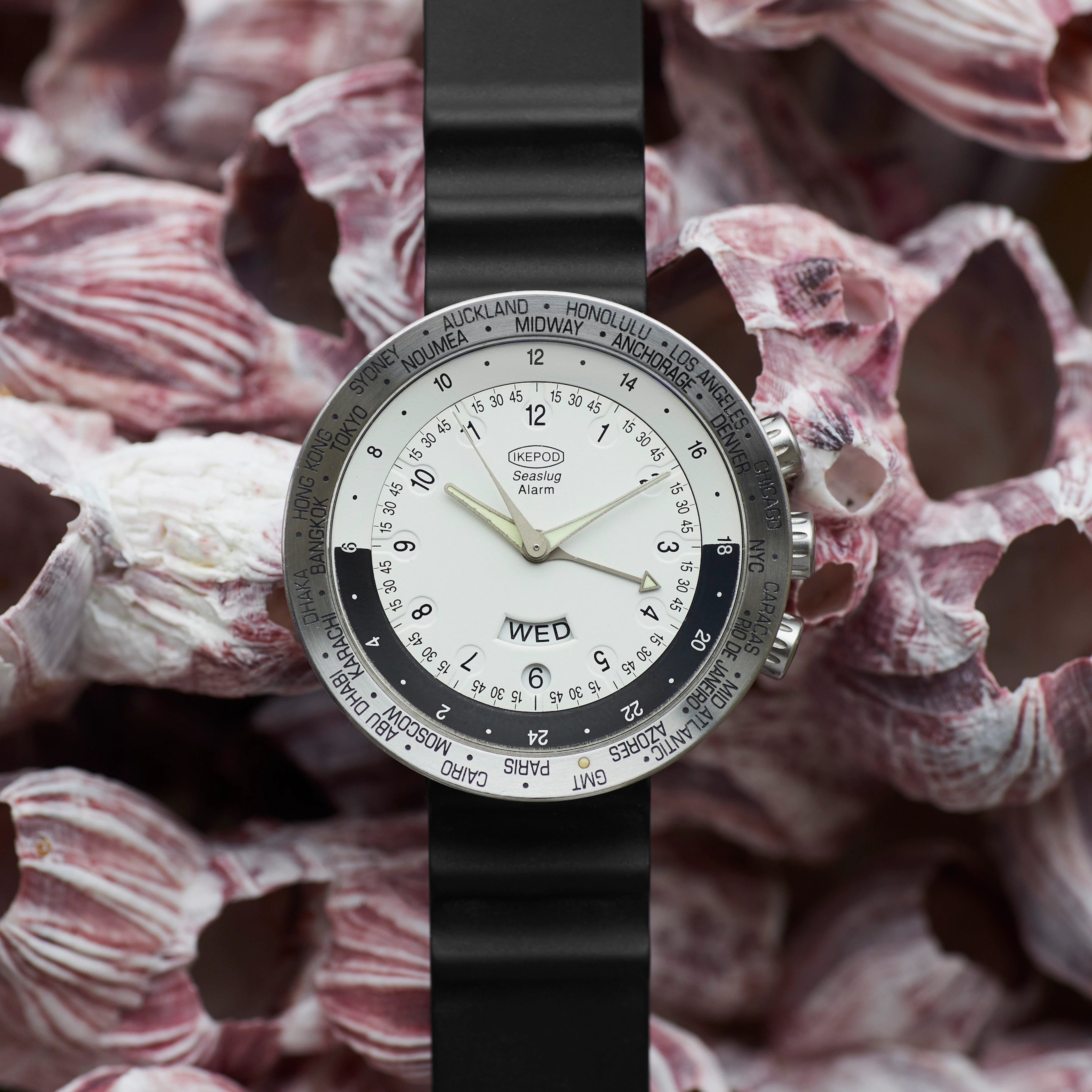 Seaslug Worldtimer Alarm wristwatch – Marc Newson