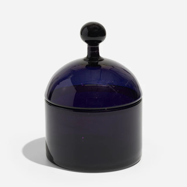 lidded vessel – Vuokko Eskolin-Nurmesniemi