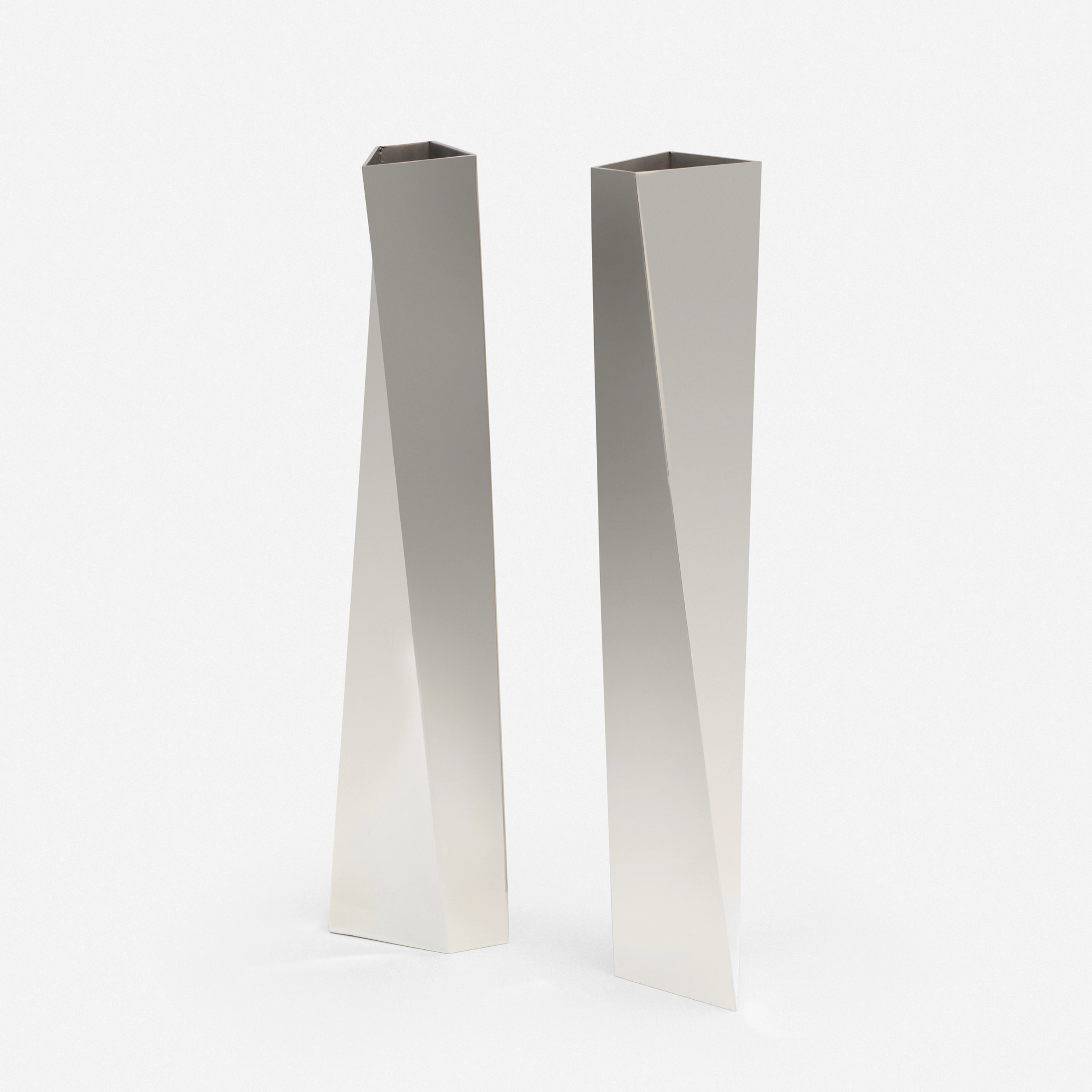 Crevasse vases model ZH01, pair – Zaha Hadid