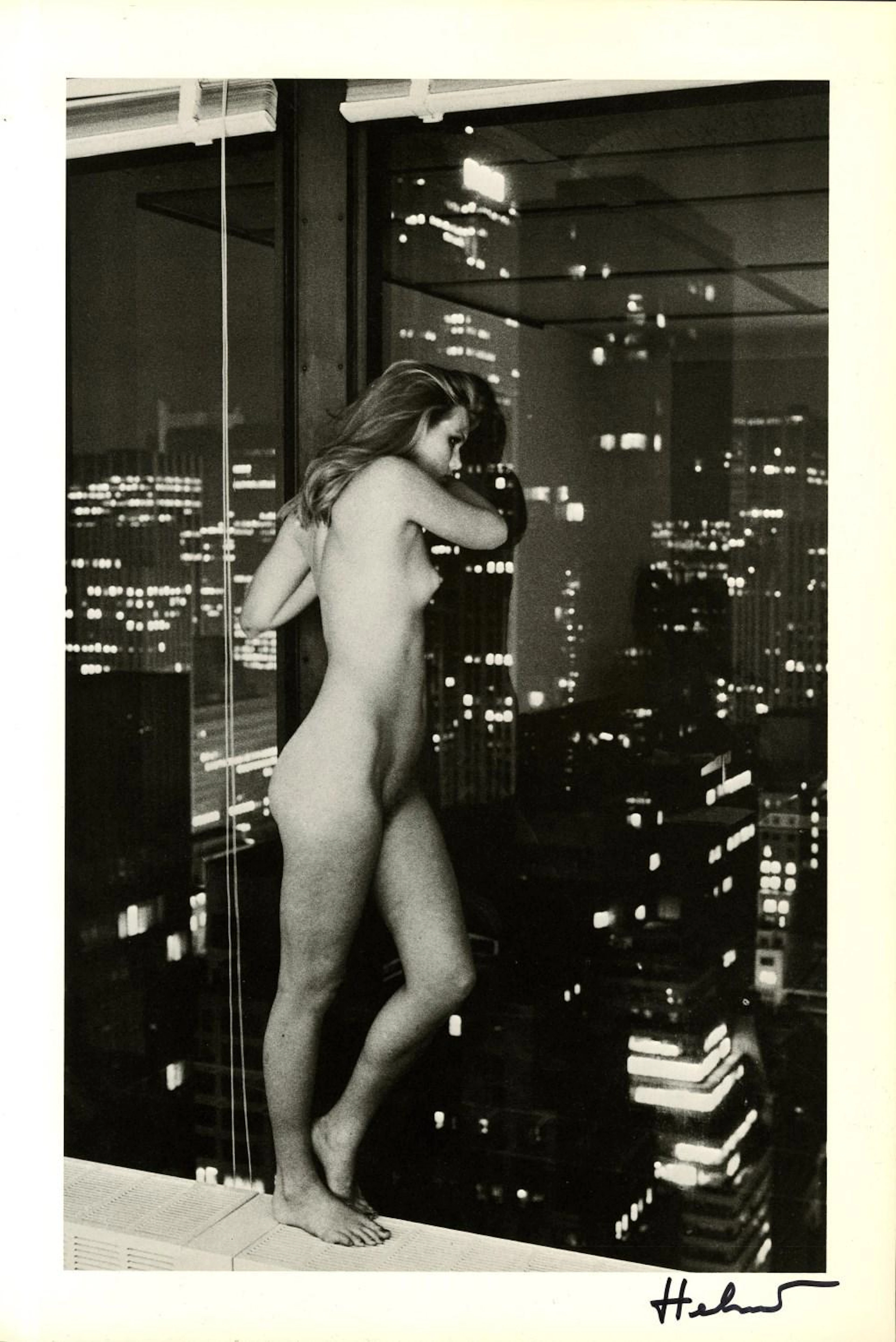 HELMUT NEWTON - Patti Hansen over Manhattan