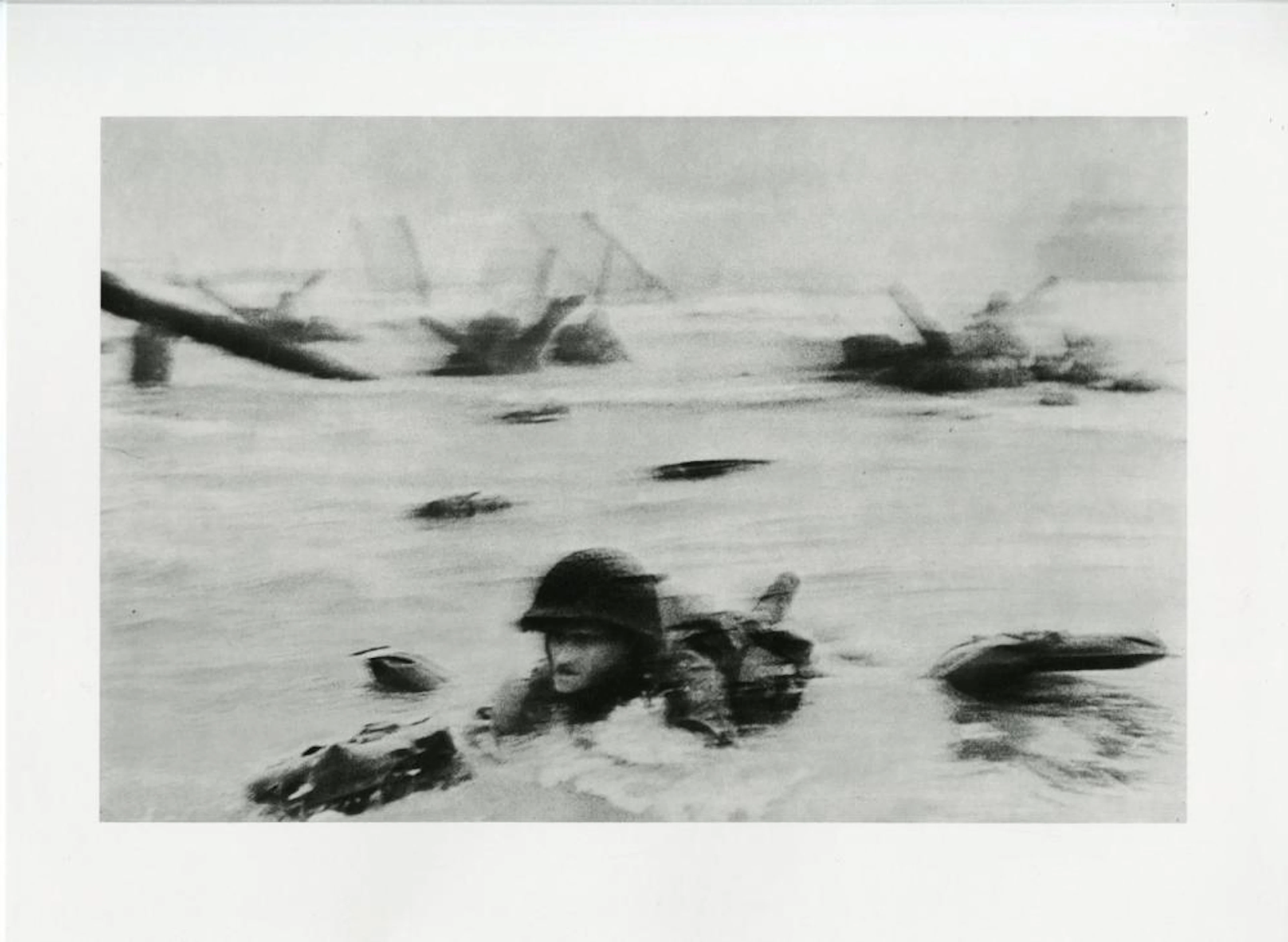 ROBERT CAPA - Omaha Beach