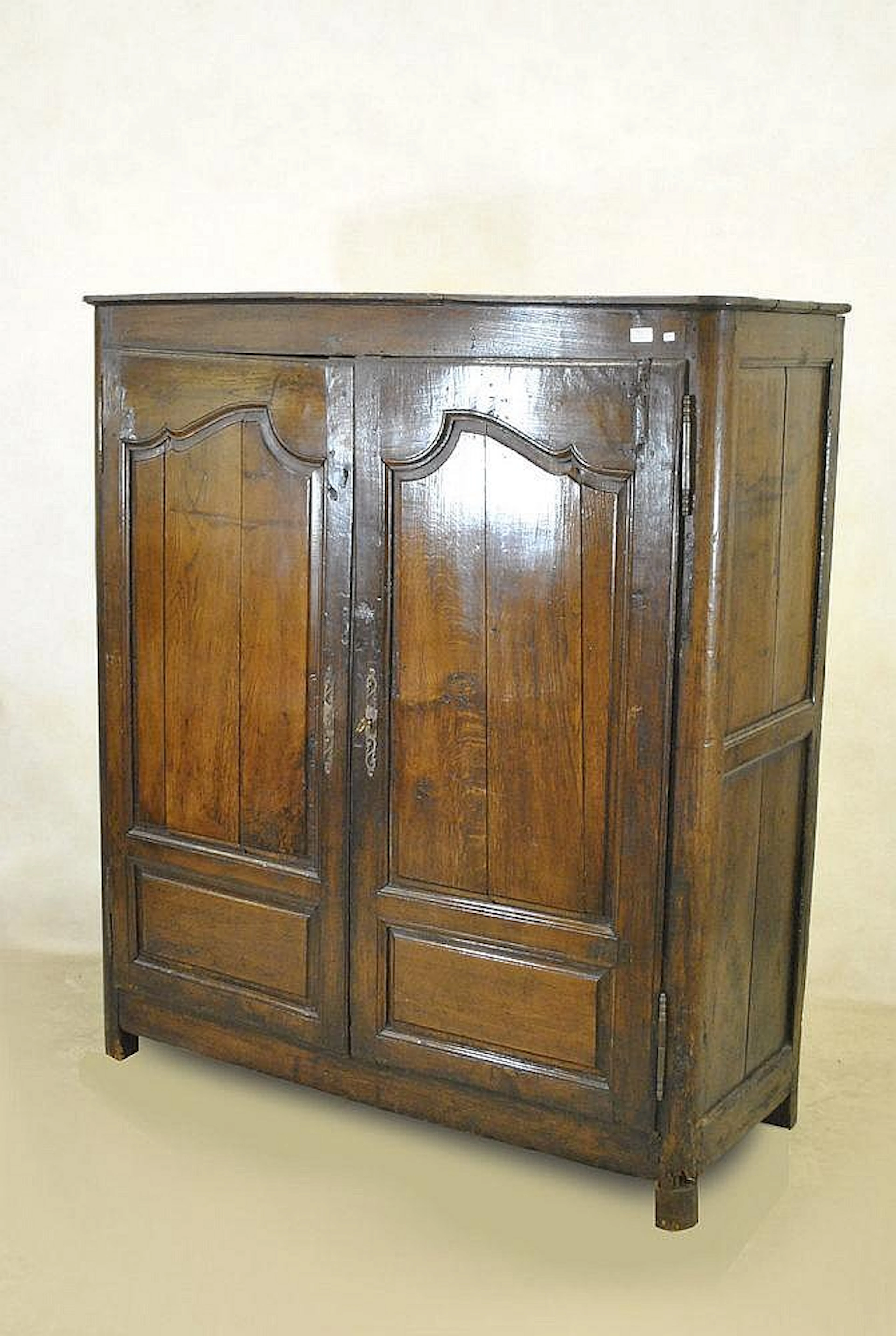 Meuble ancien à 2 portes