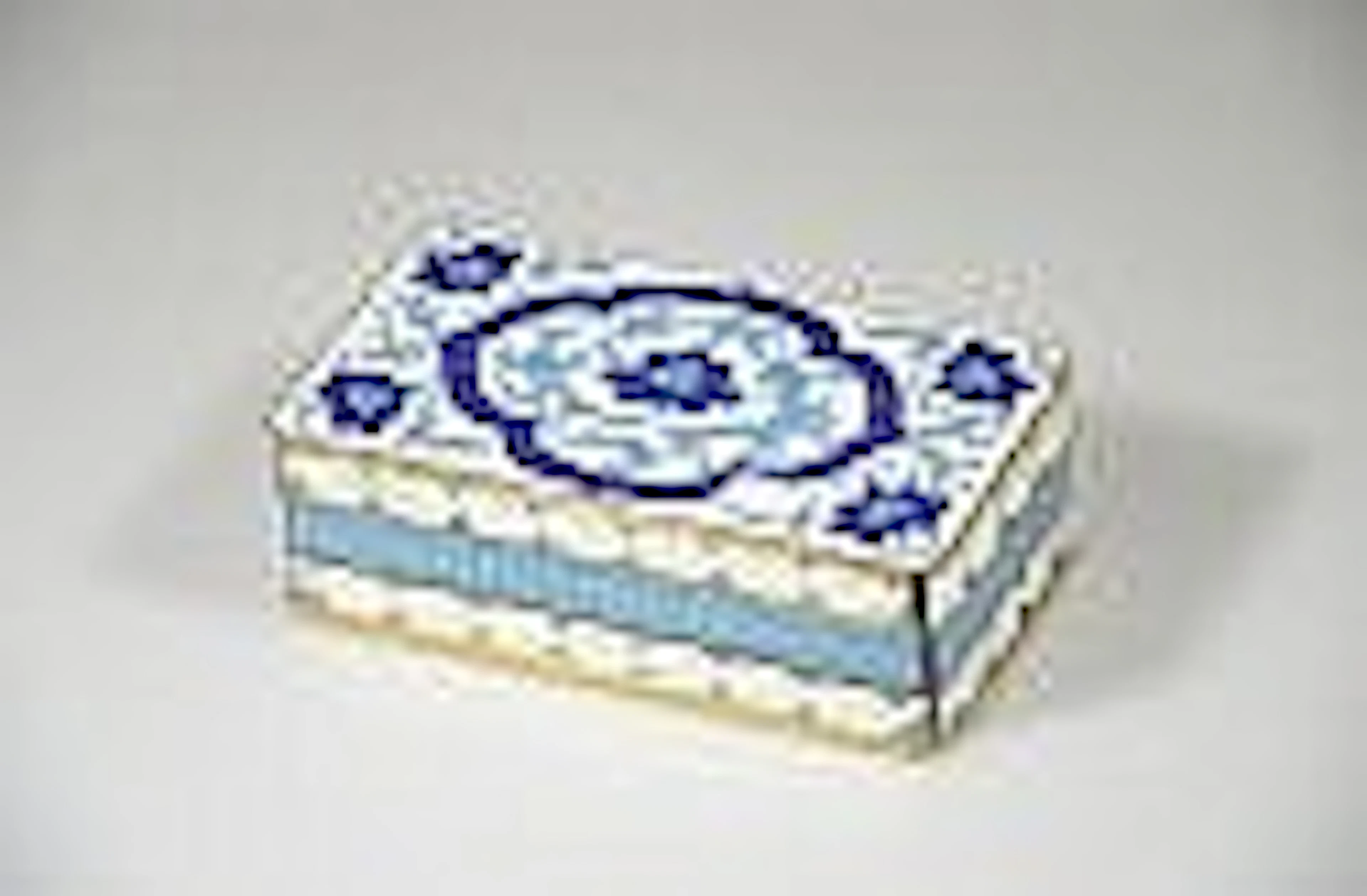 Category: Asian art Boite en cloisonné asiatique