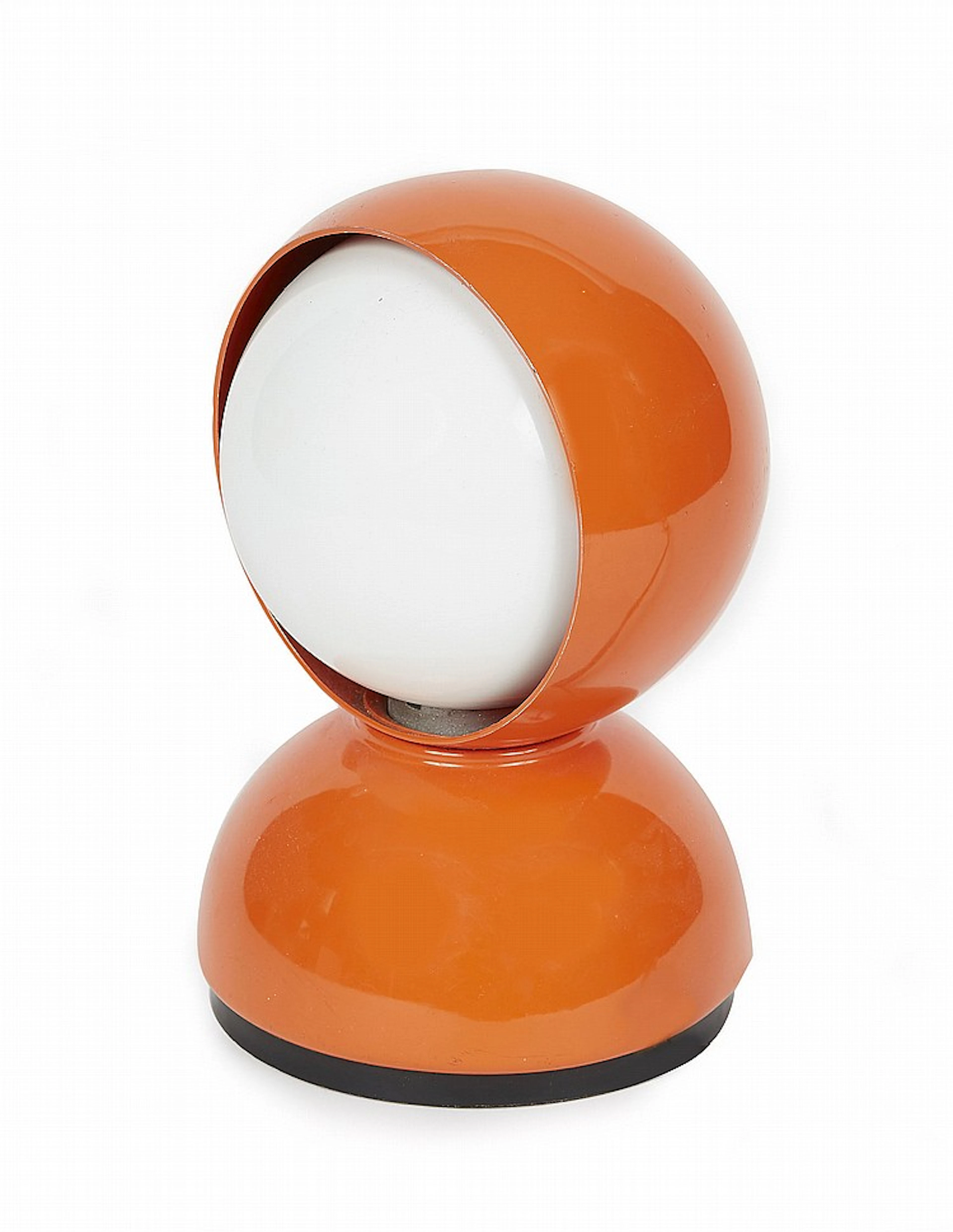 Vico MAGISTRETTI (1920-2006) Lampe Eclisse en métal laqué orange et blanc à