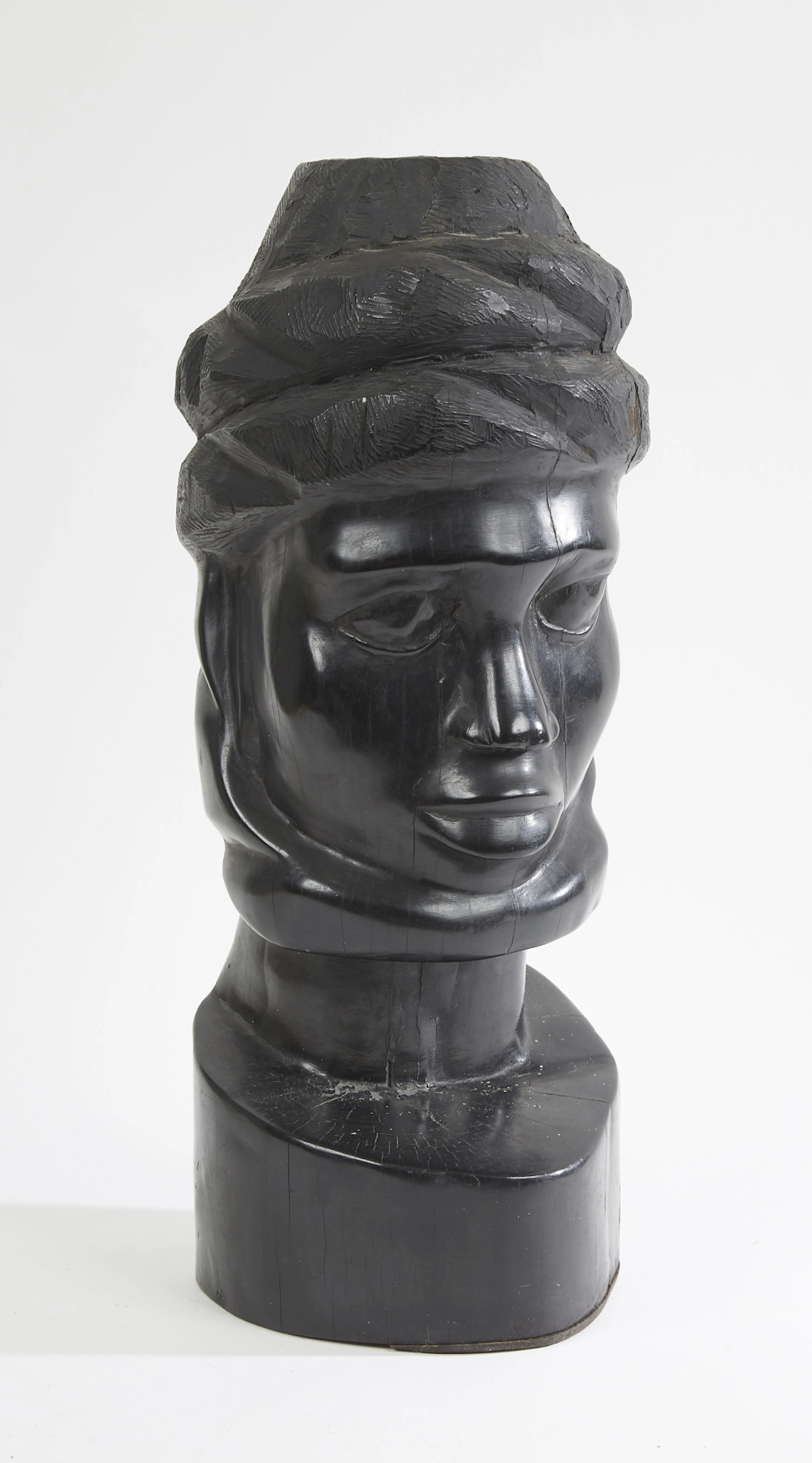 Statue africaine en bois naturel représentant un homme au turban H: 44 cm
