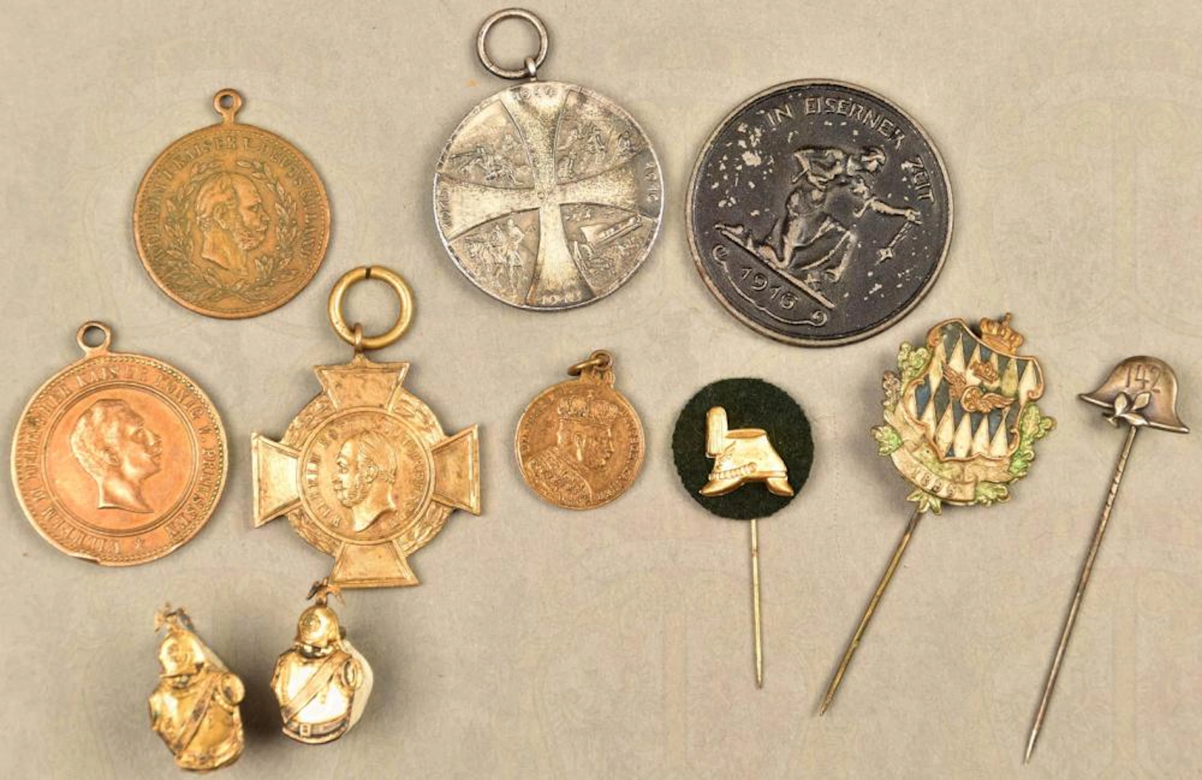 11 PRUSSIAN REGIMENT AND PATRIOTIC BADGES