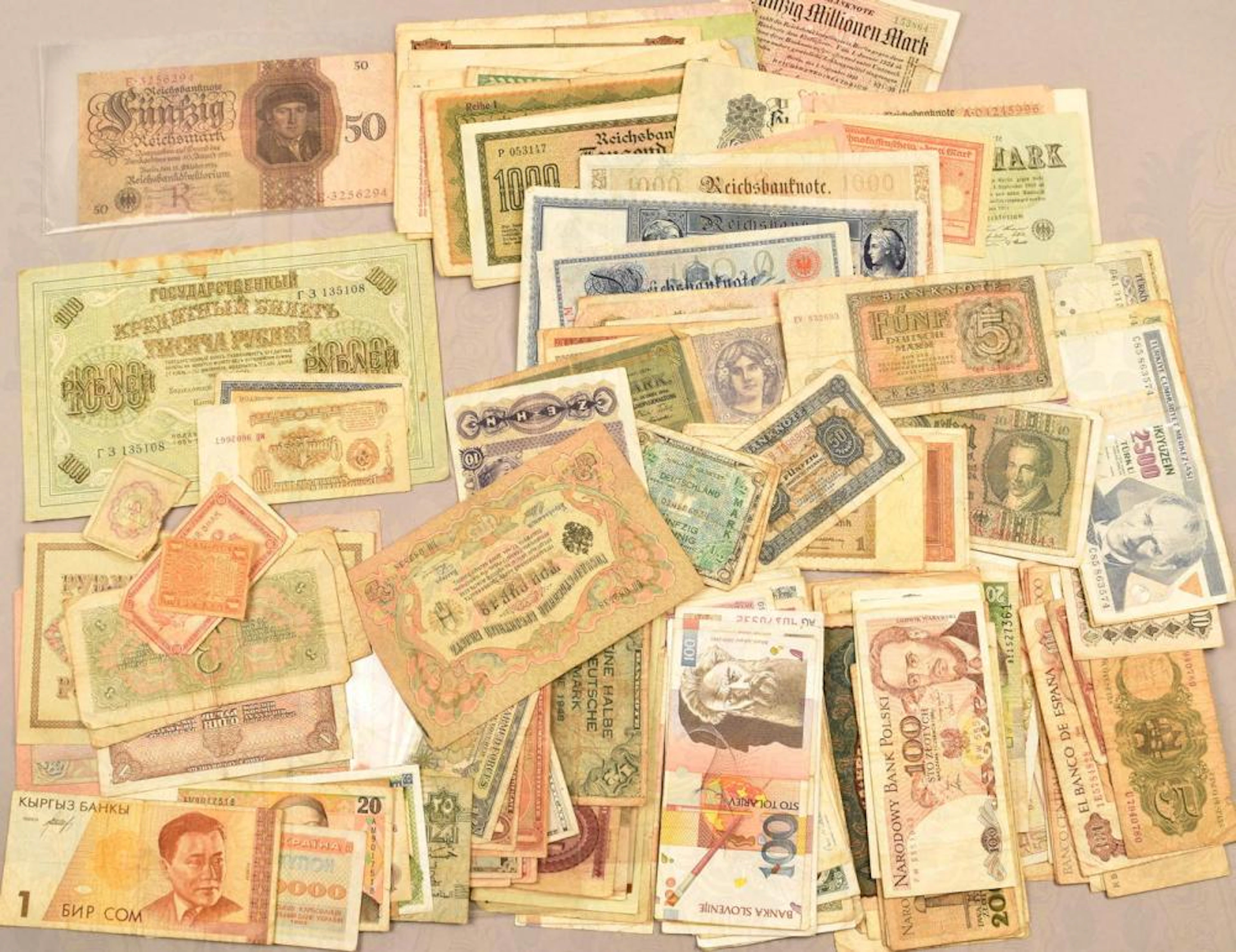 Collection of 184 banknotes