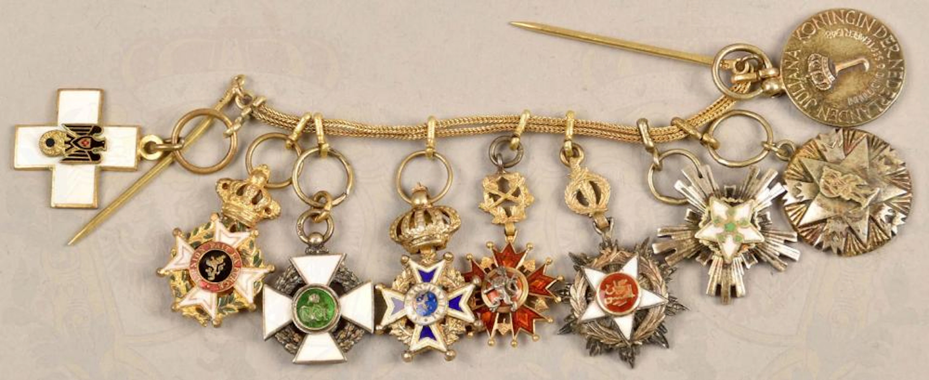 Miniaturenkette 9 Orden 9 miniature orders mostly made of silver
