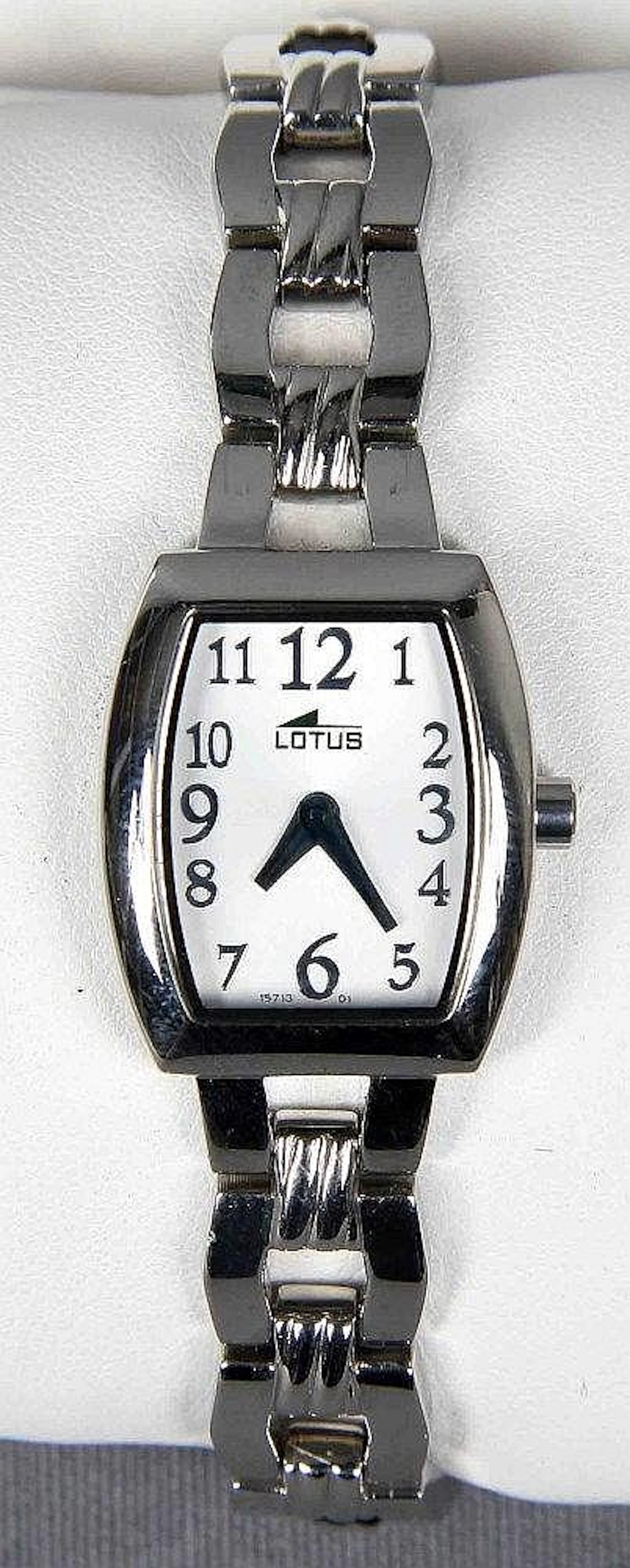 Reloj de pulsera de la marca LOTUS