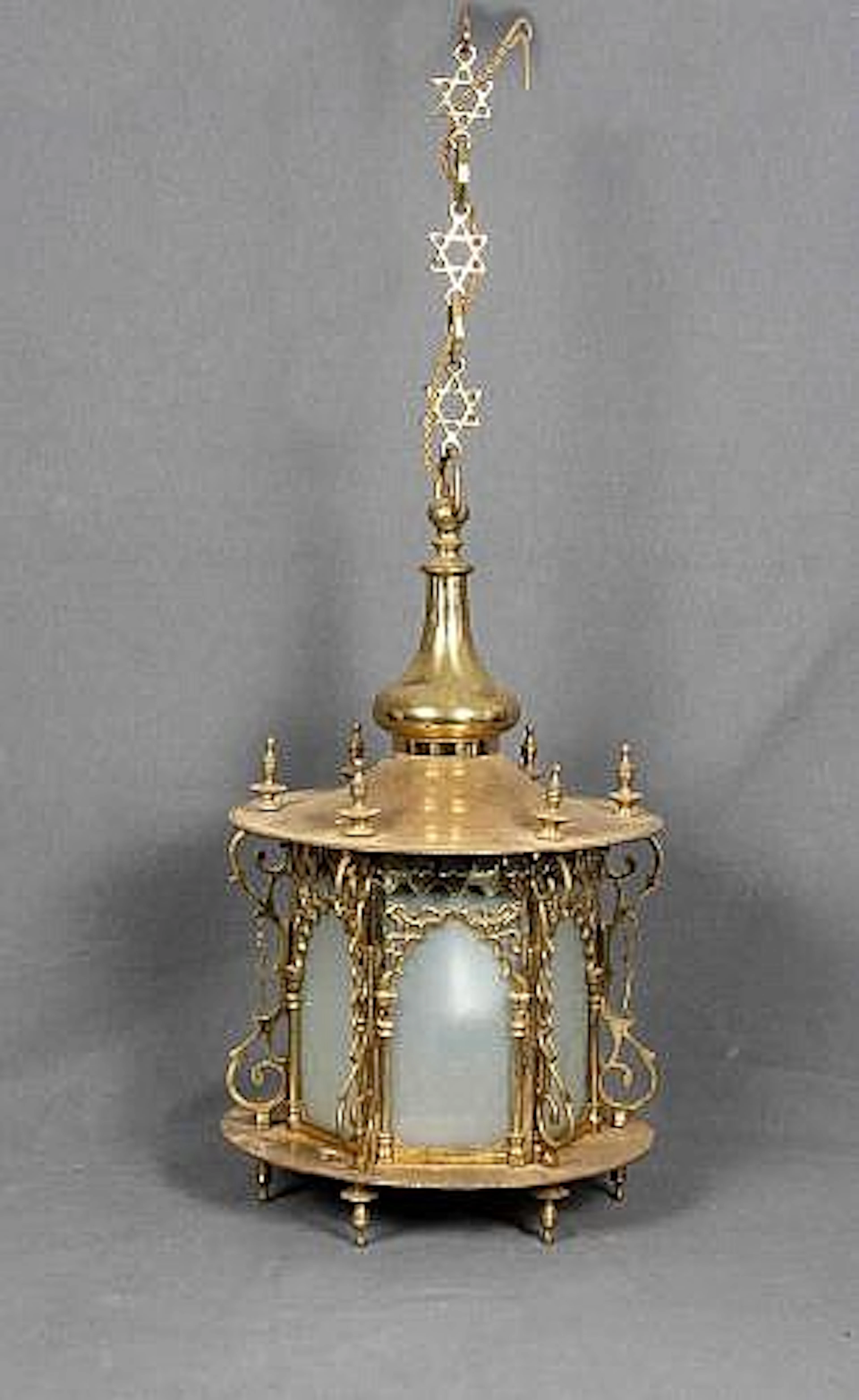 Antiguo farol de techo, de estilo oriental en bronce dorado