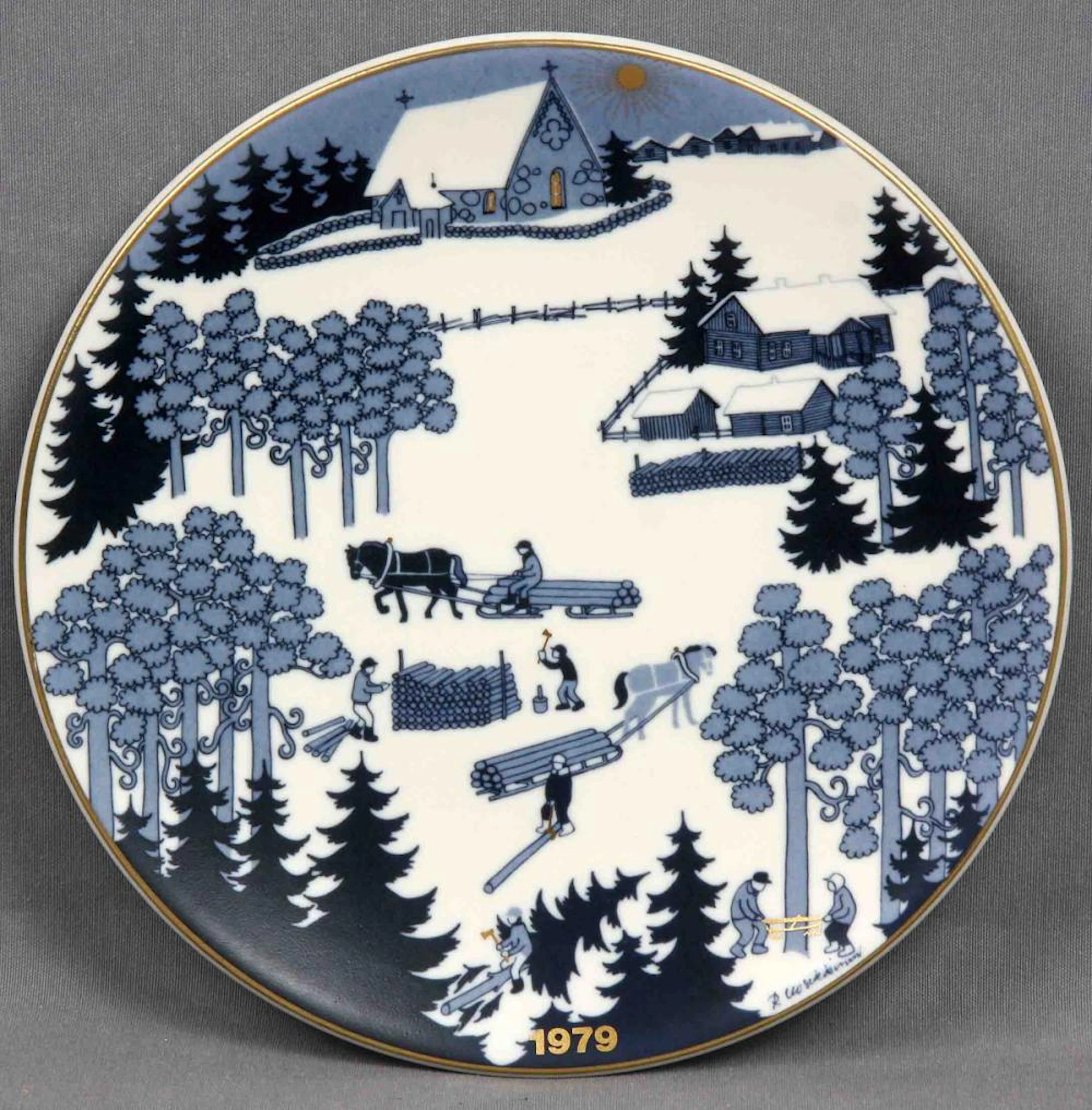 USSIKKINON, R Plato decorativo. En porcelana polic