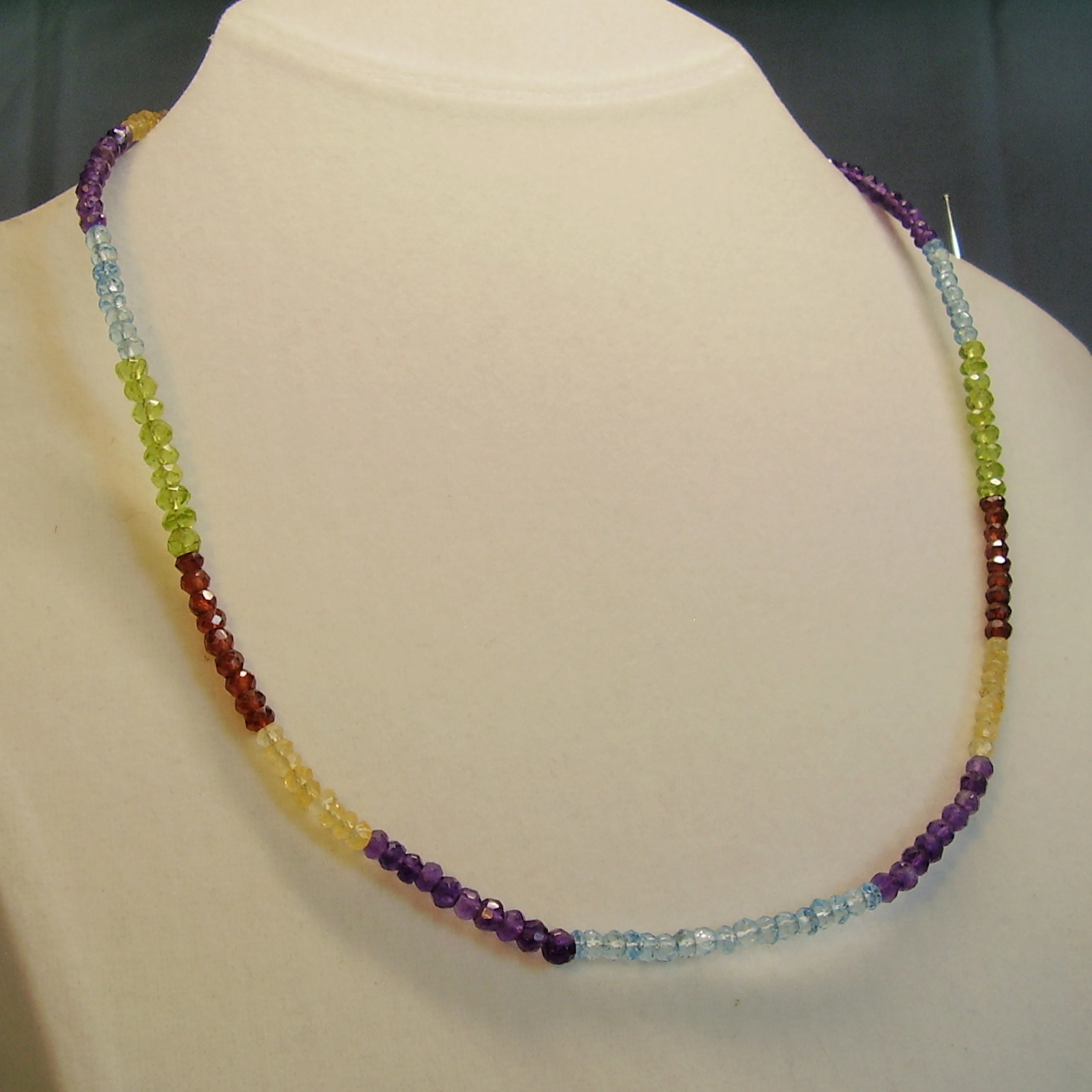 EDELSTEIN COLLIER MULTICOLOR.