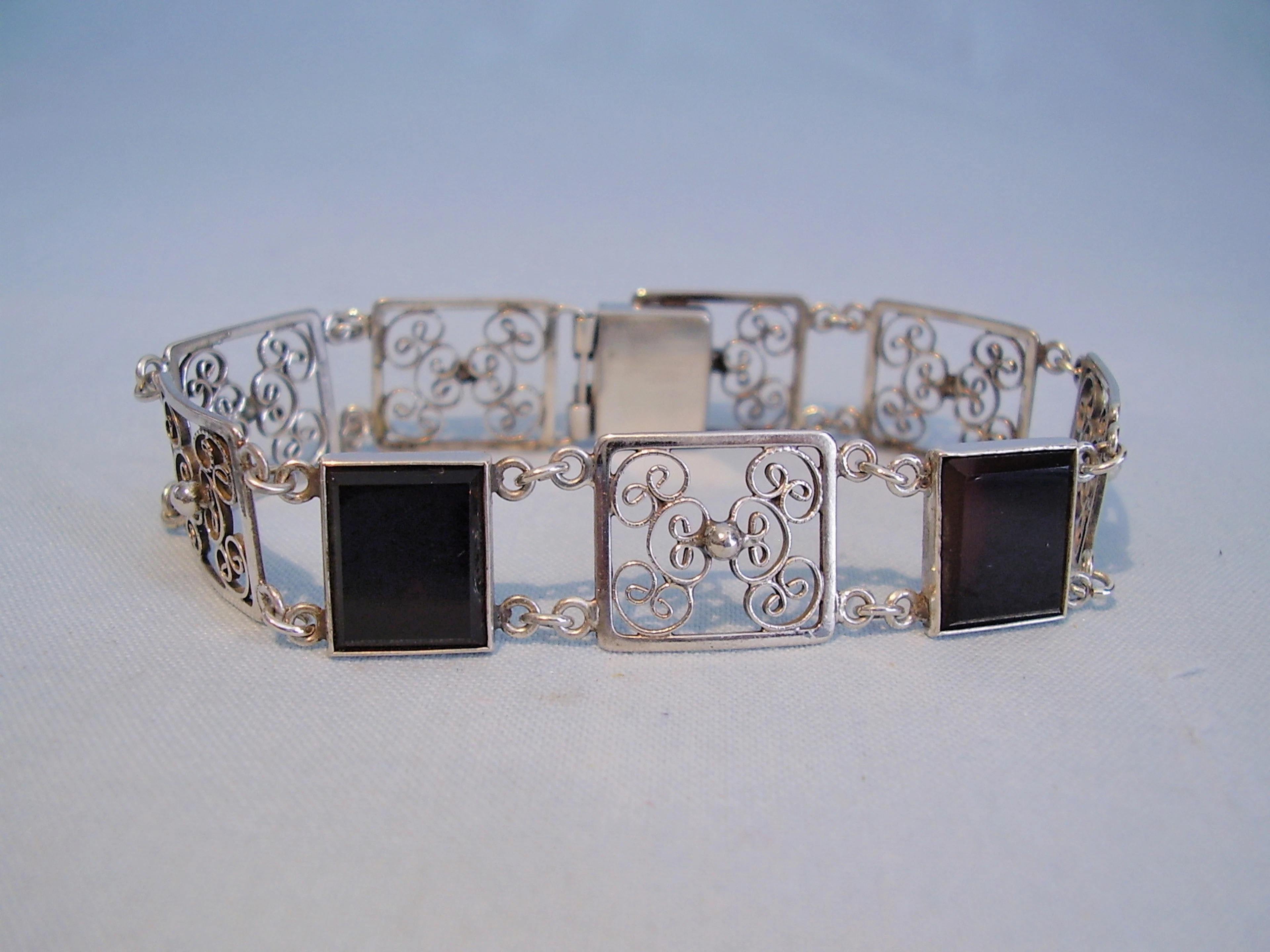 SILBER ARMBAND MIT ACHAT.
