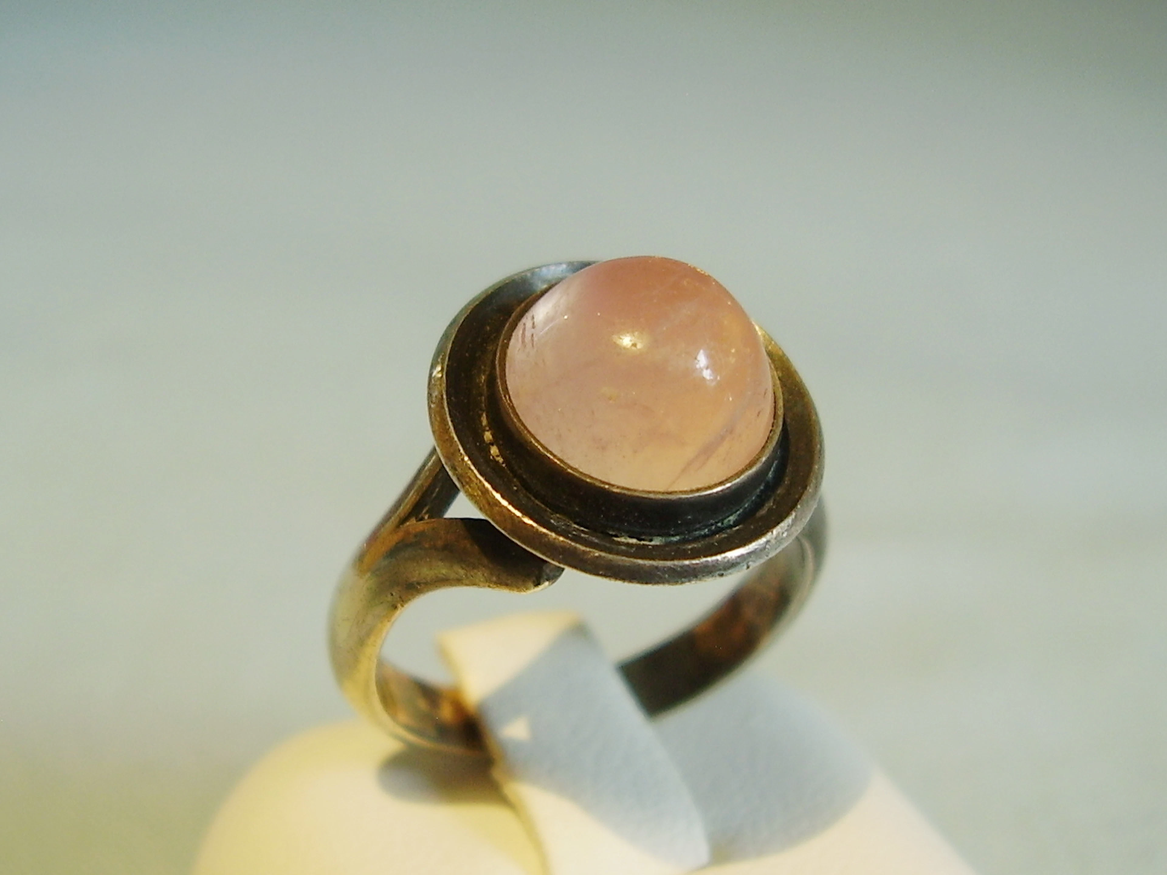 ROSENQUARZ RING signiert NILS ERIK FROM.