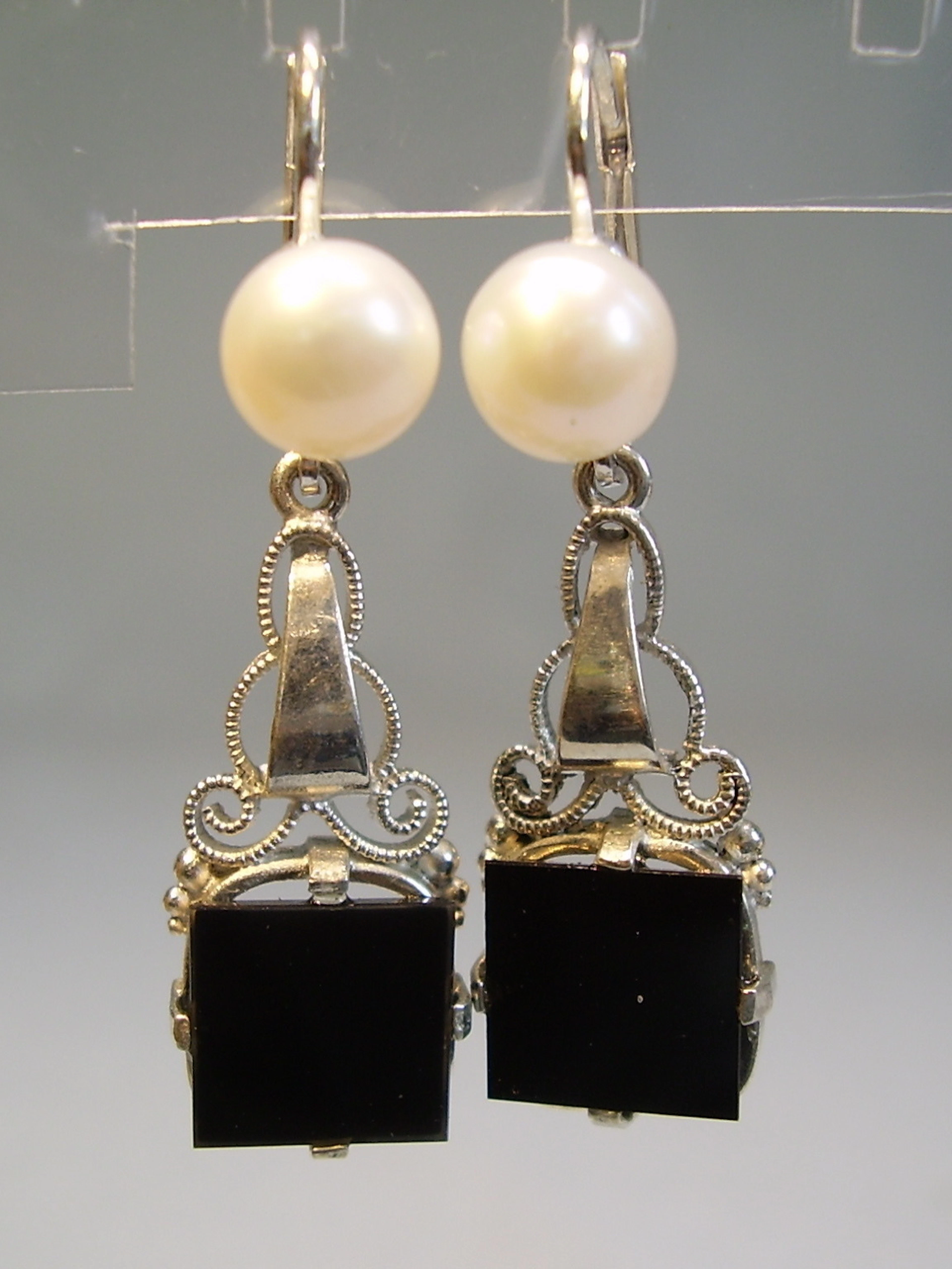 ART DECO OHRRINGE ONYX + PERLEN.