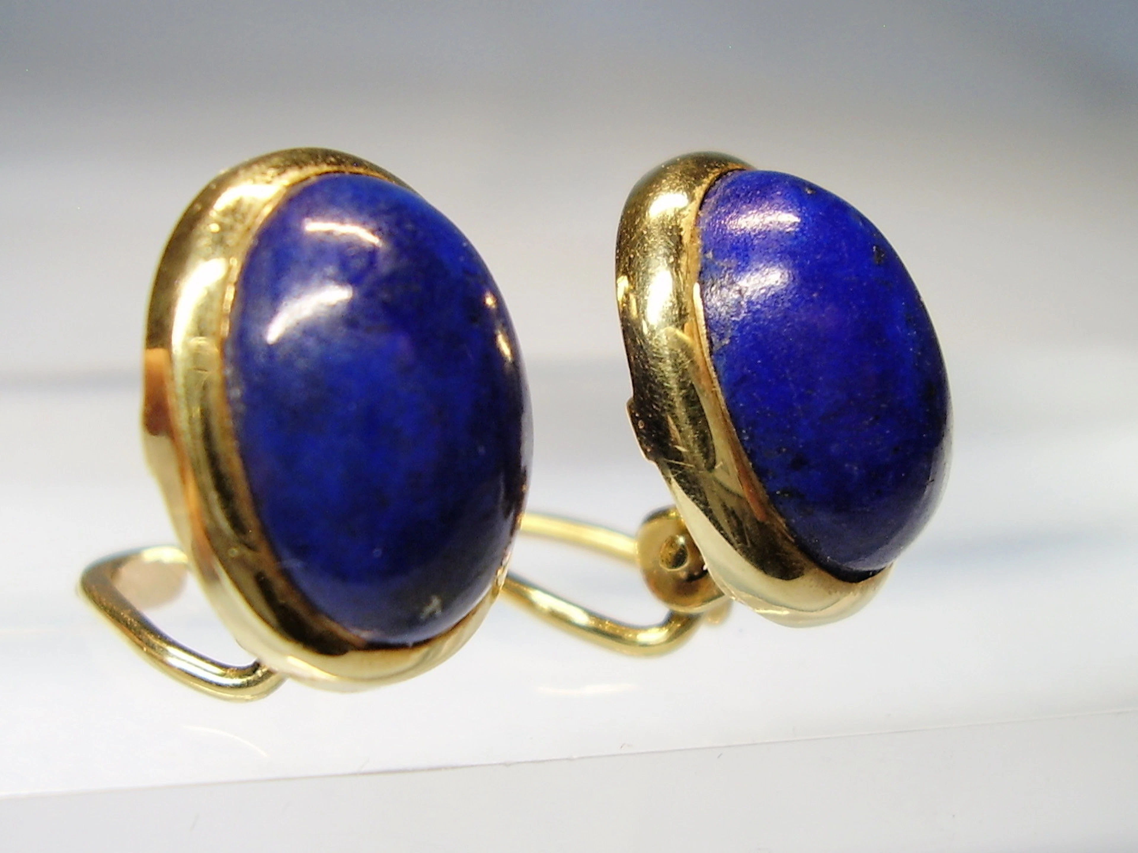 LAPISLAZULI OHRCLIPS GELBGOLD 14 KARAT.