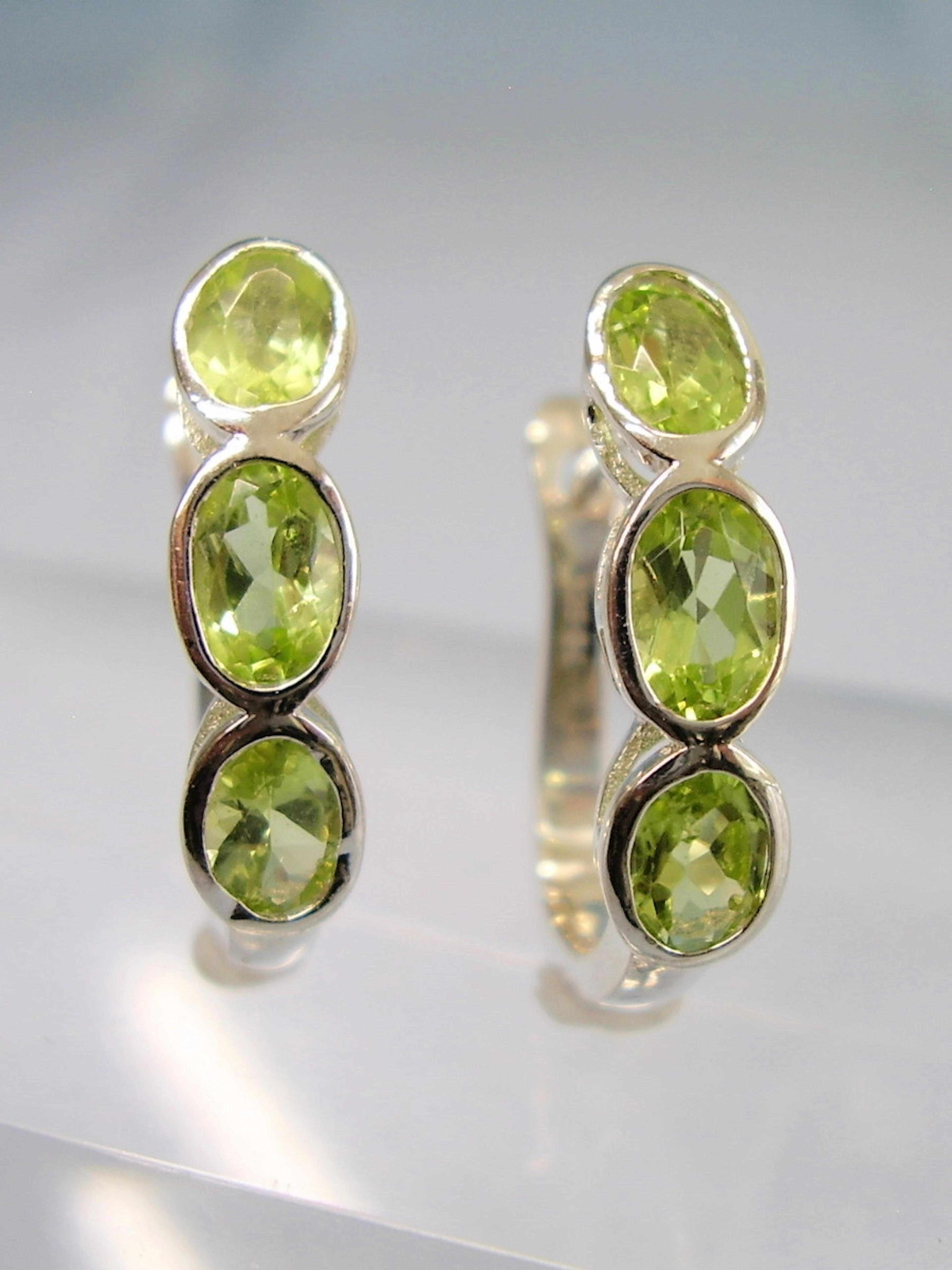 PERIDOT OHRRINGE SILBER PERIDOTE 3 ct.