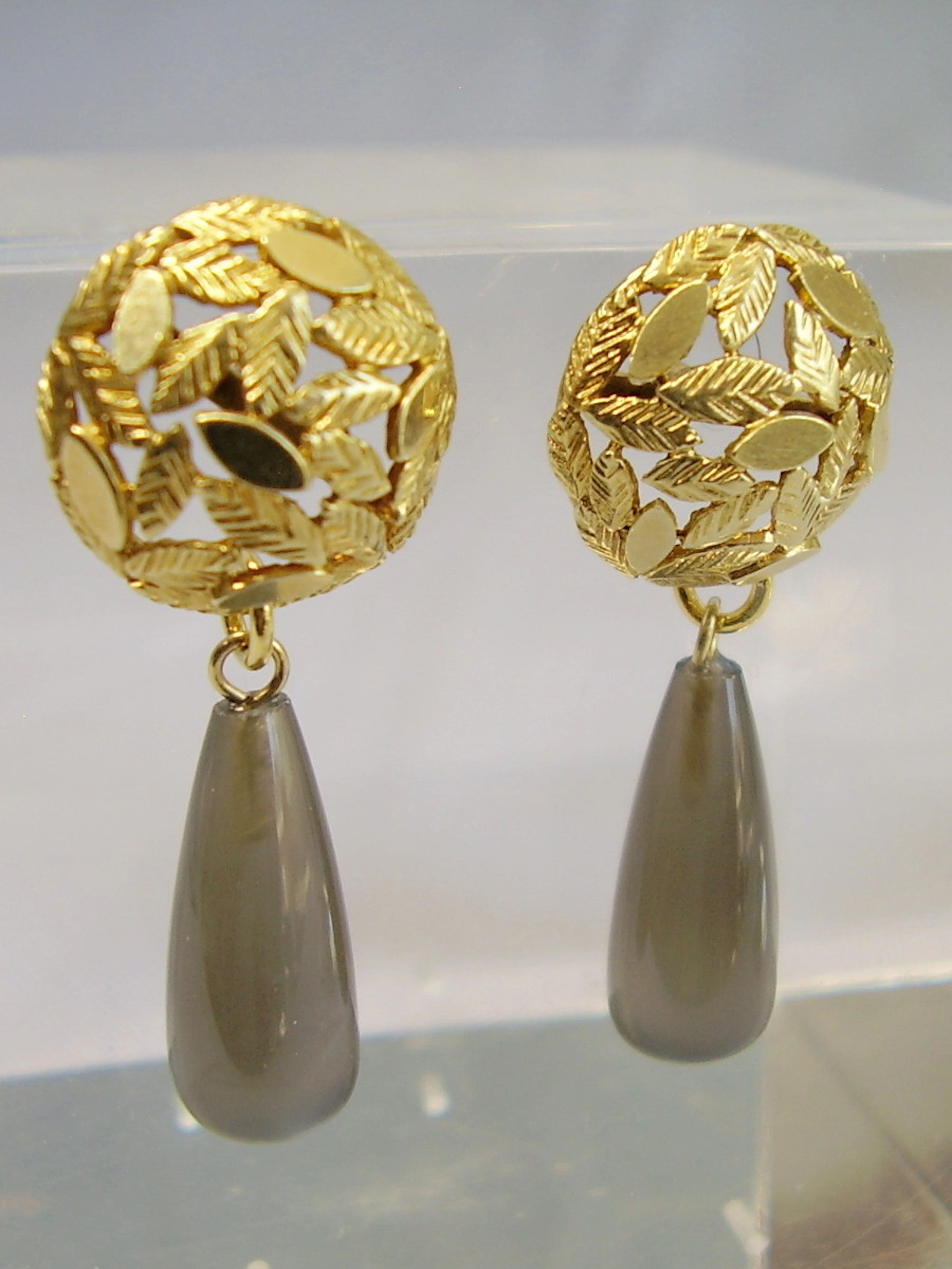 MONDSTEIN OHRSTECKER GG 14 KARAT HANDARBEIT.