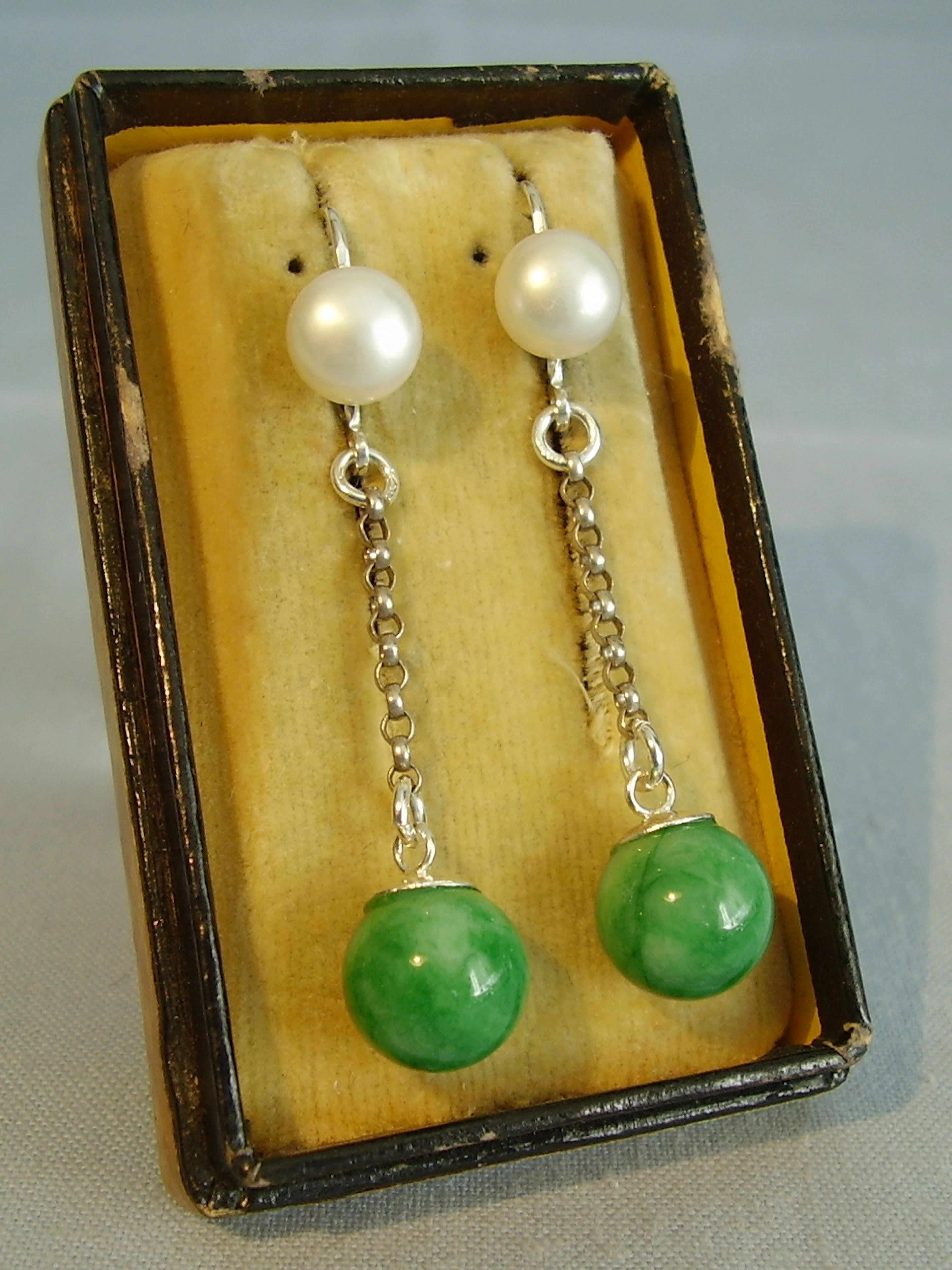 JADE OHRRINGE MIT ECHTEN PERLEN SILBER 925.
