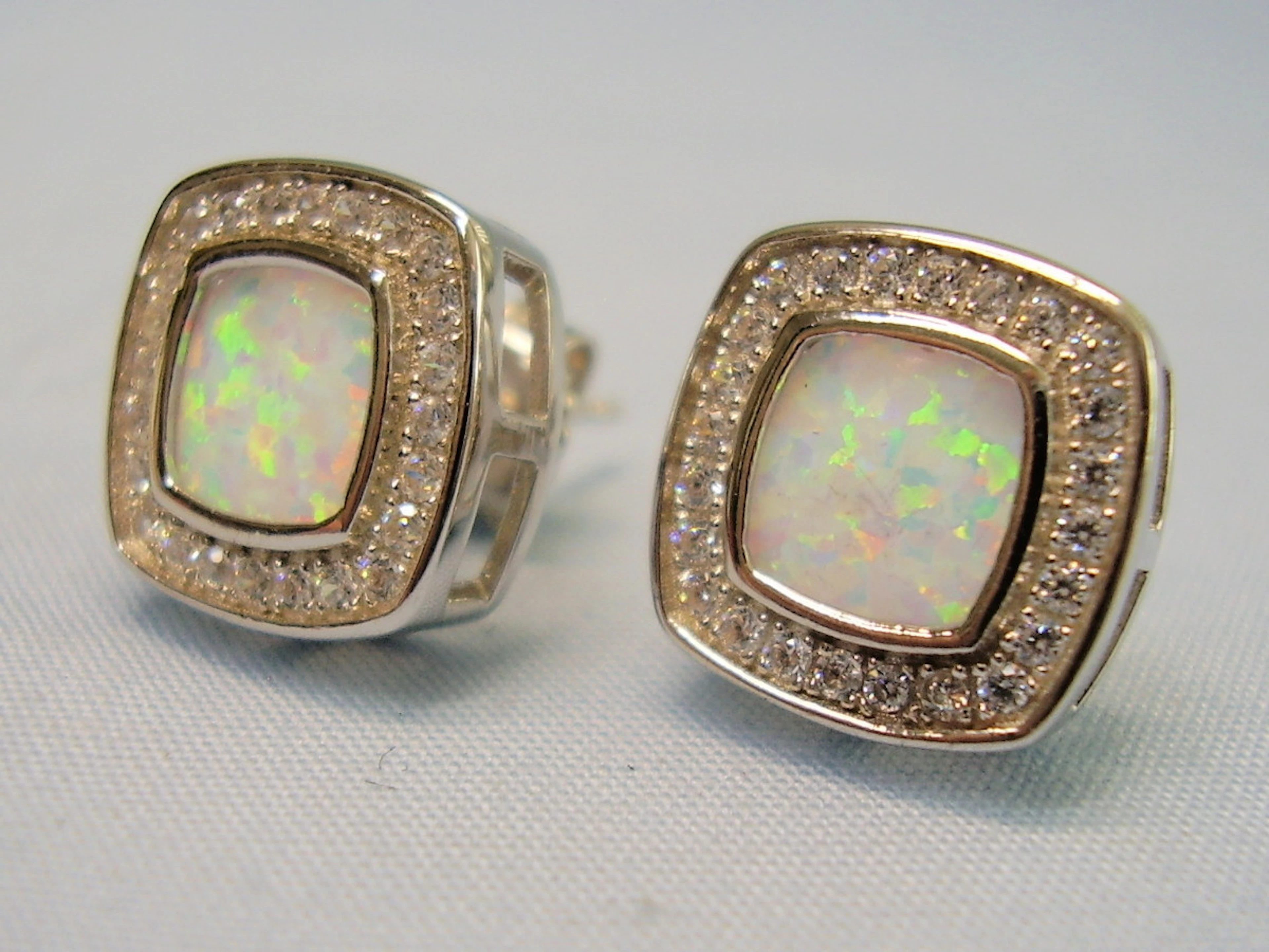 OPAL OHRRINGE SILBER.