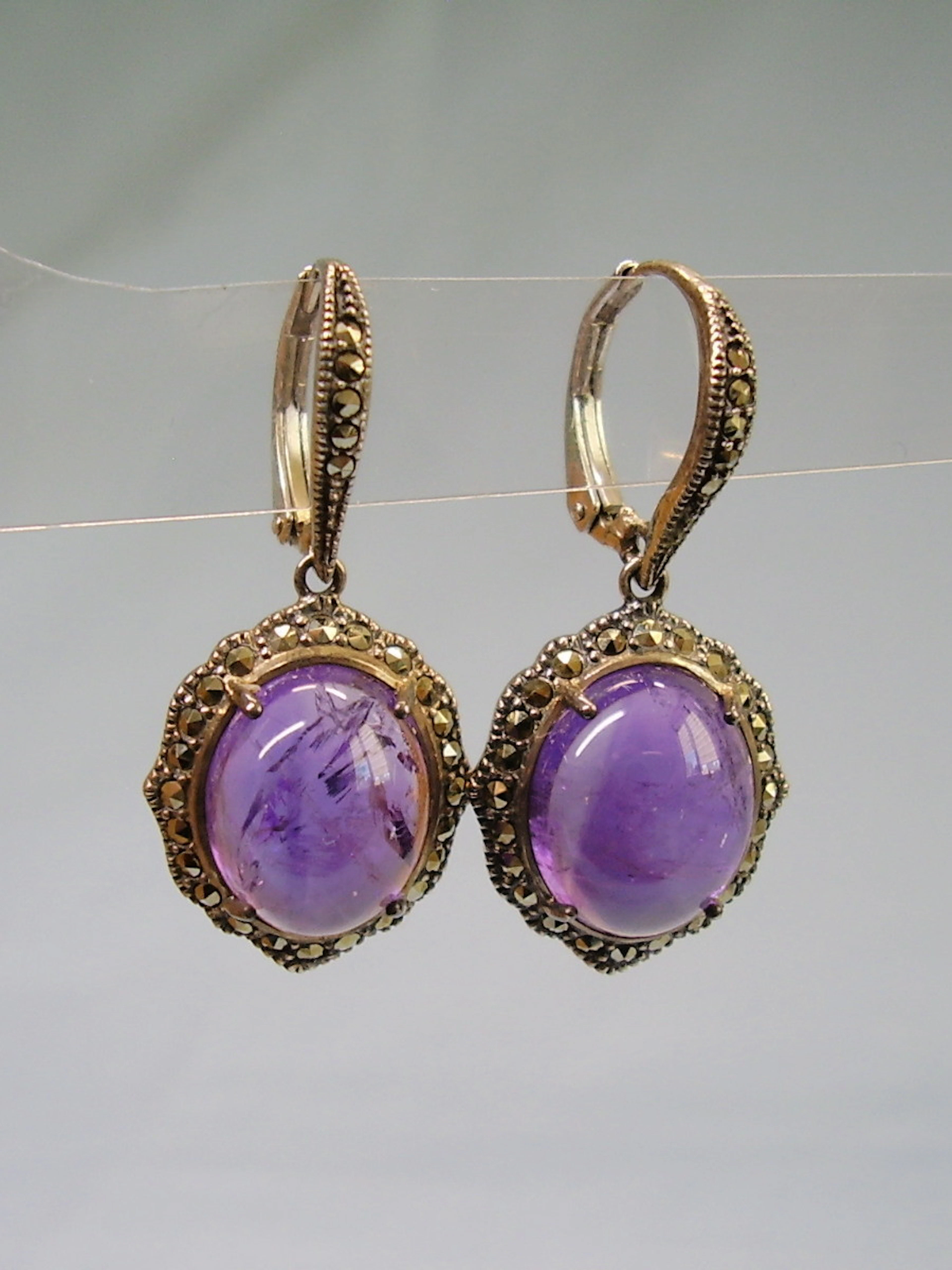 AMETHYST OHRRINGE MIT MARKASITEN.