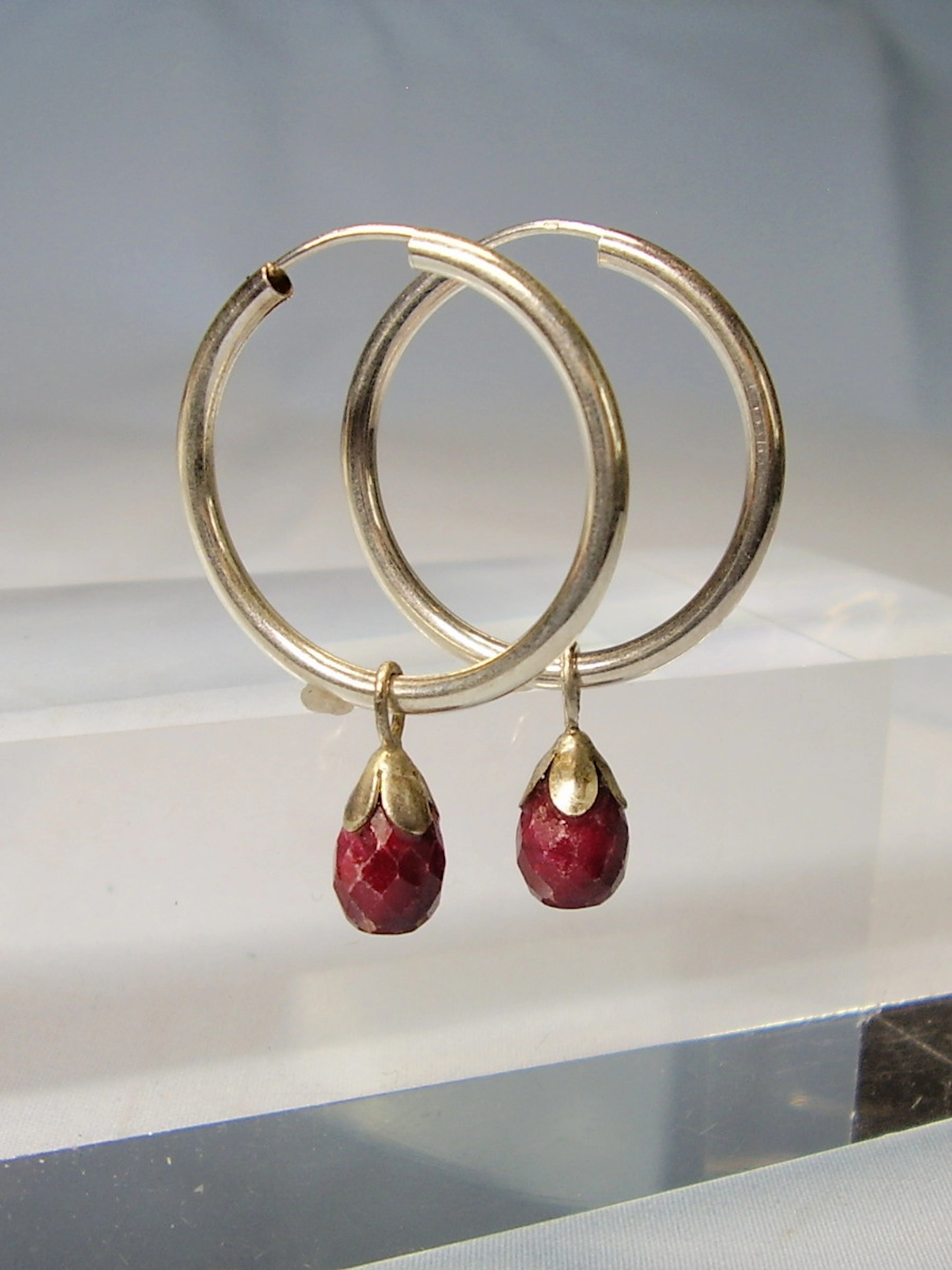 RUBIN OHRRINGE SILBER 925 RUBINE 12 ct.