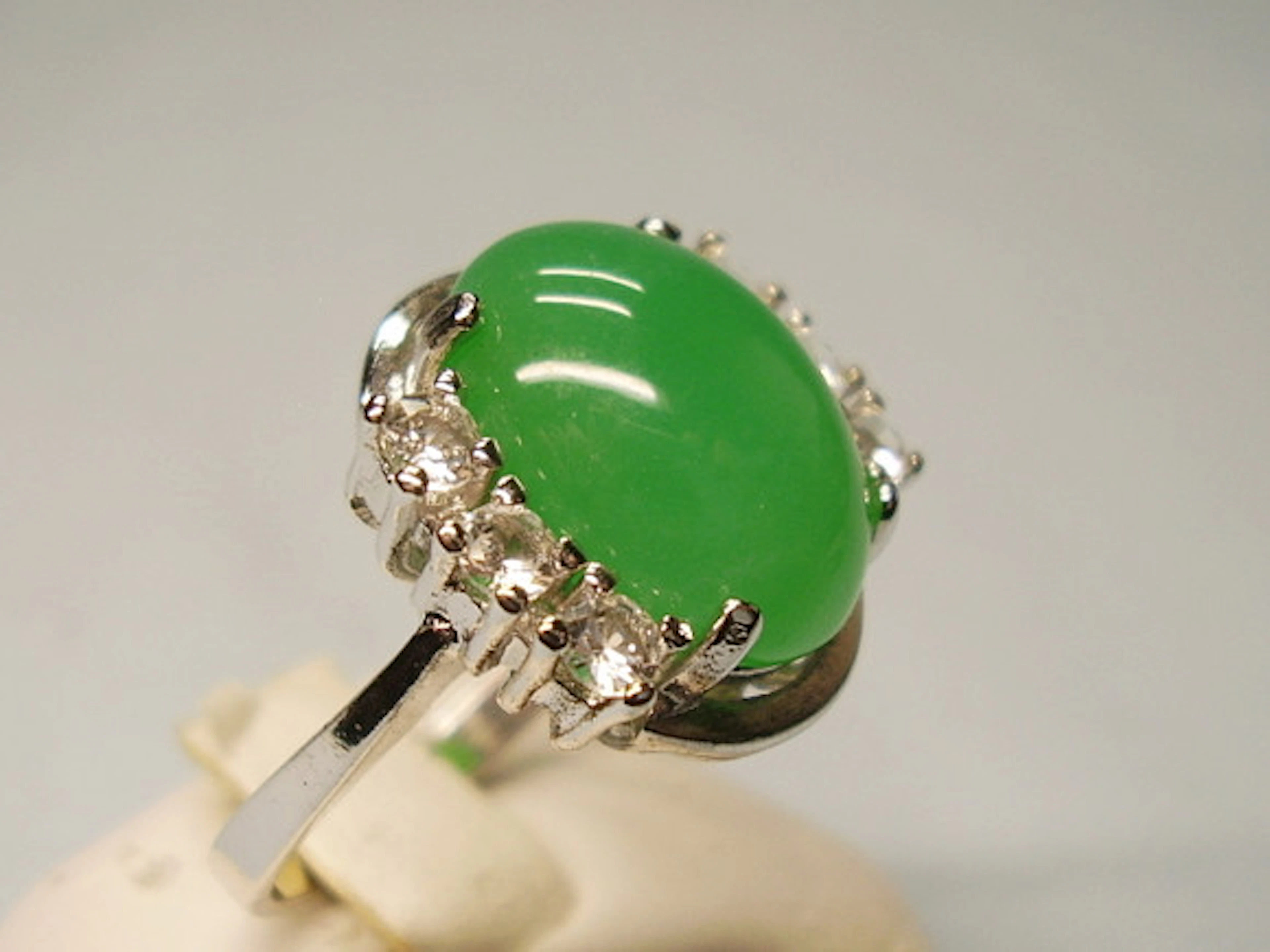 CHRYSOPRAS RING med vita safirer SILVER 92…