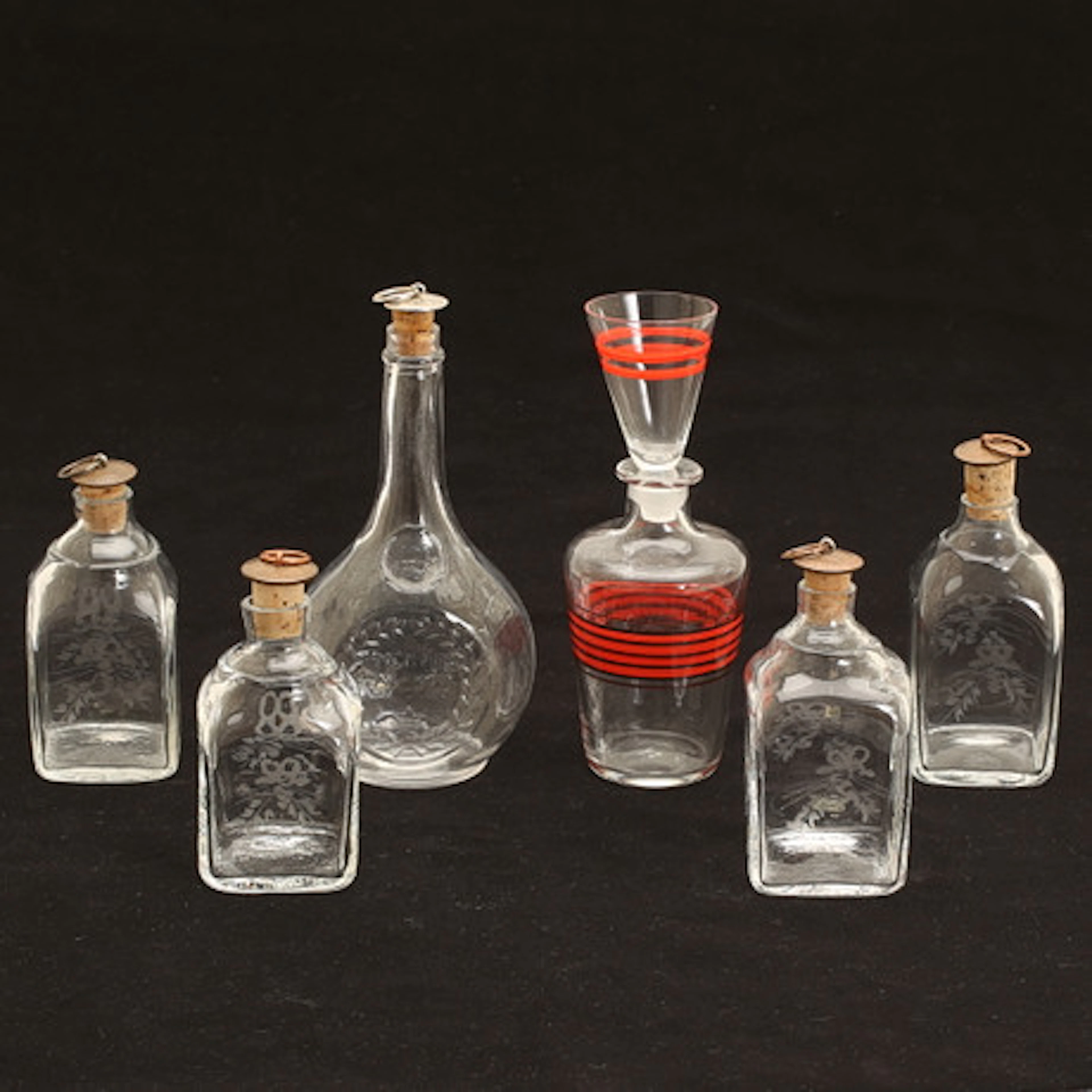 KARAFFER, 6 stycken, glas, 1900-tal.