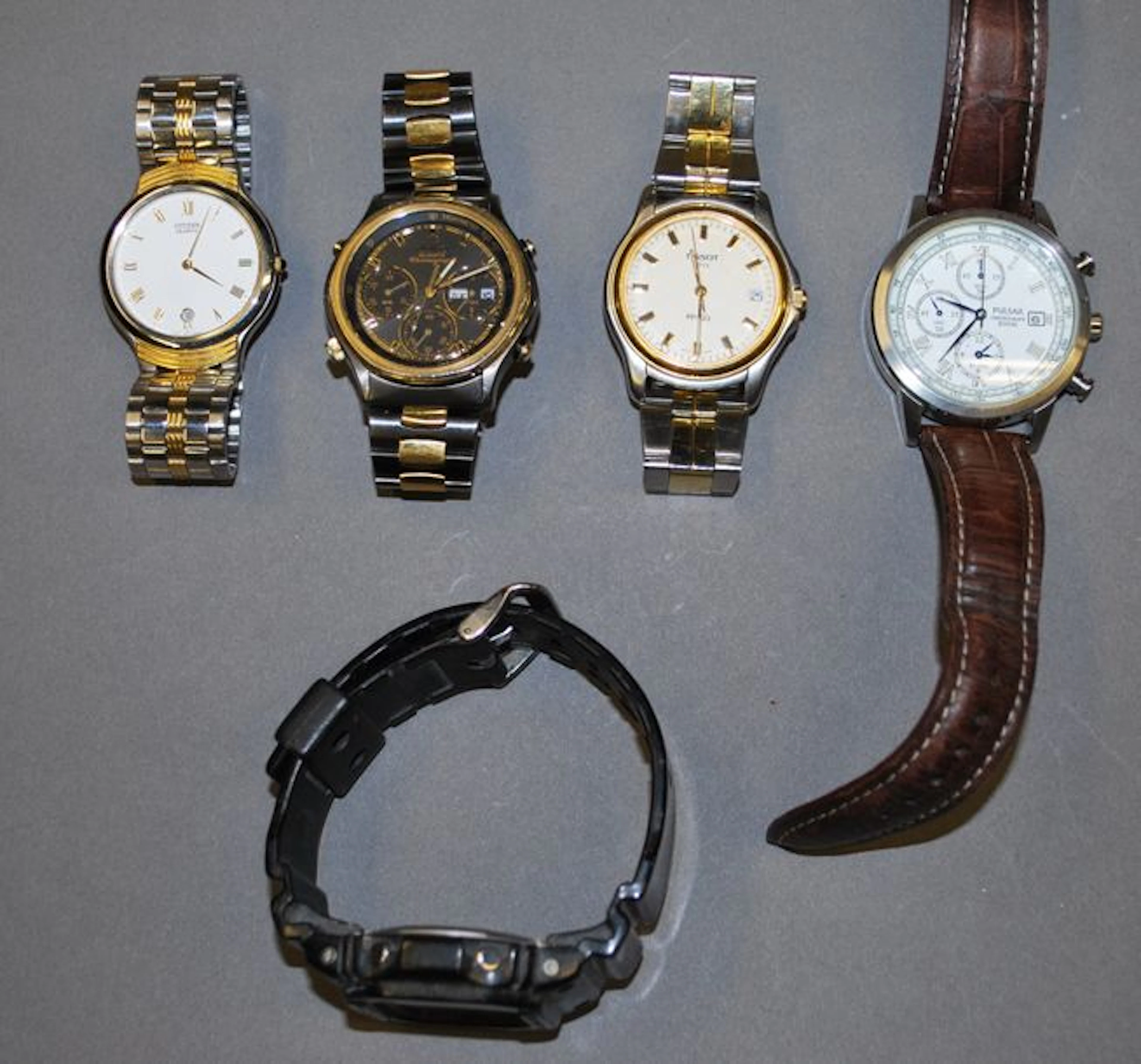Ensemble de cinq montres d'homme dont Casio,…