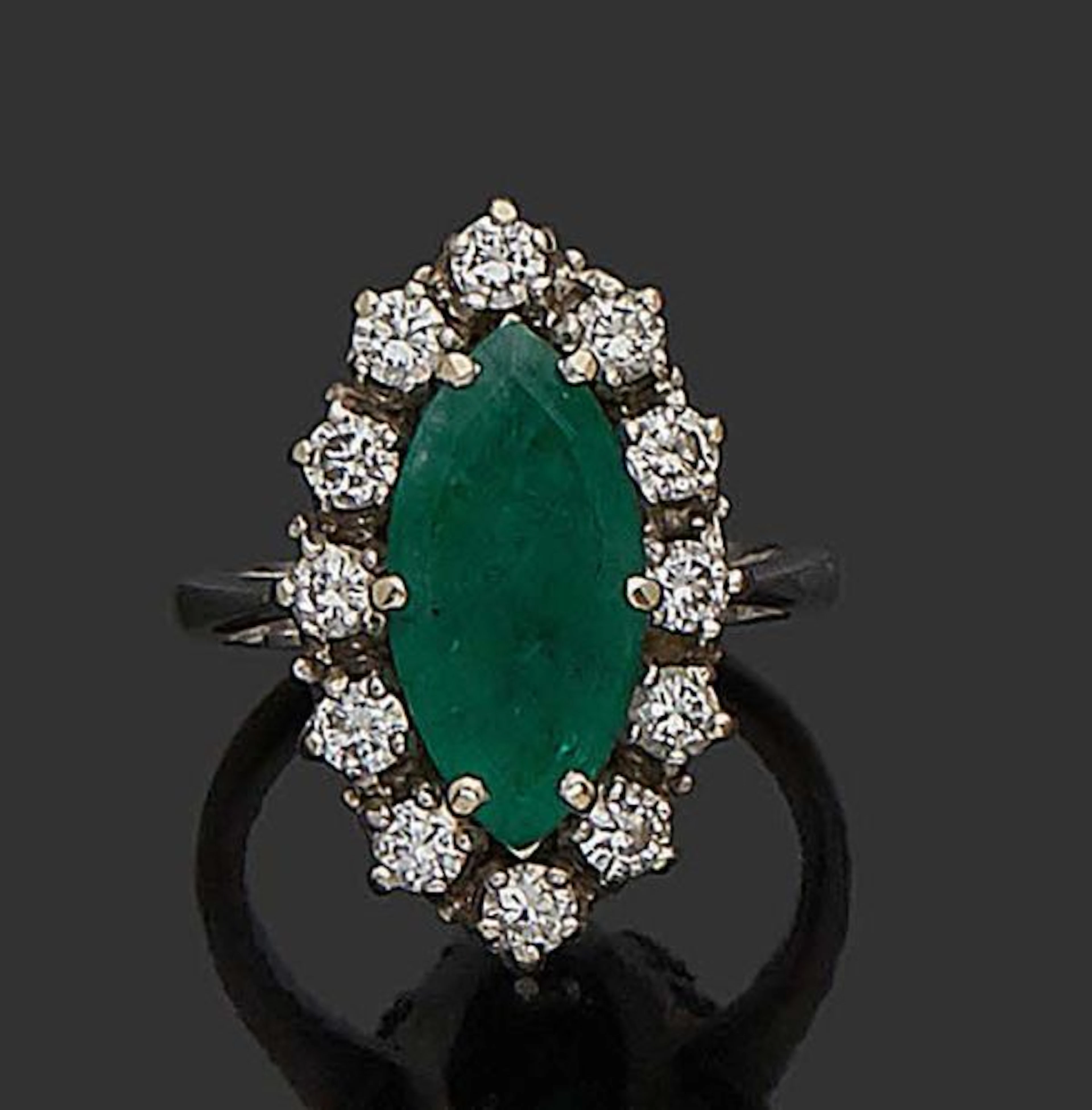 BAGUE NAVETTE en or gris 18K (750) sertie…