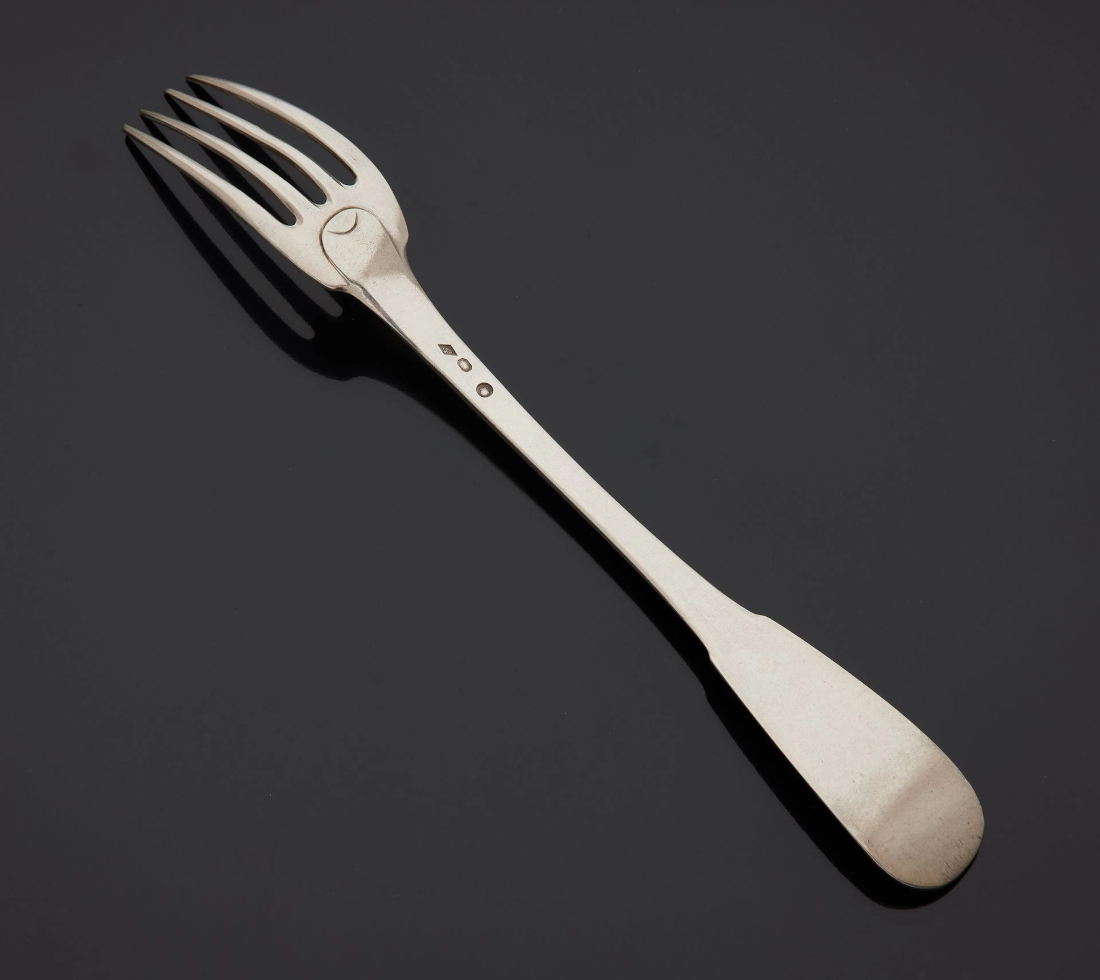 Fourchette à ragout en argent, modèle uniplat.... - Lot 368 - Delon - Hoebanx