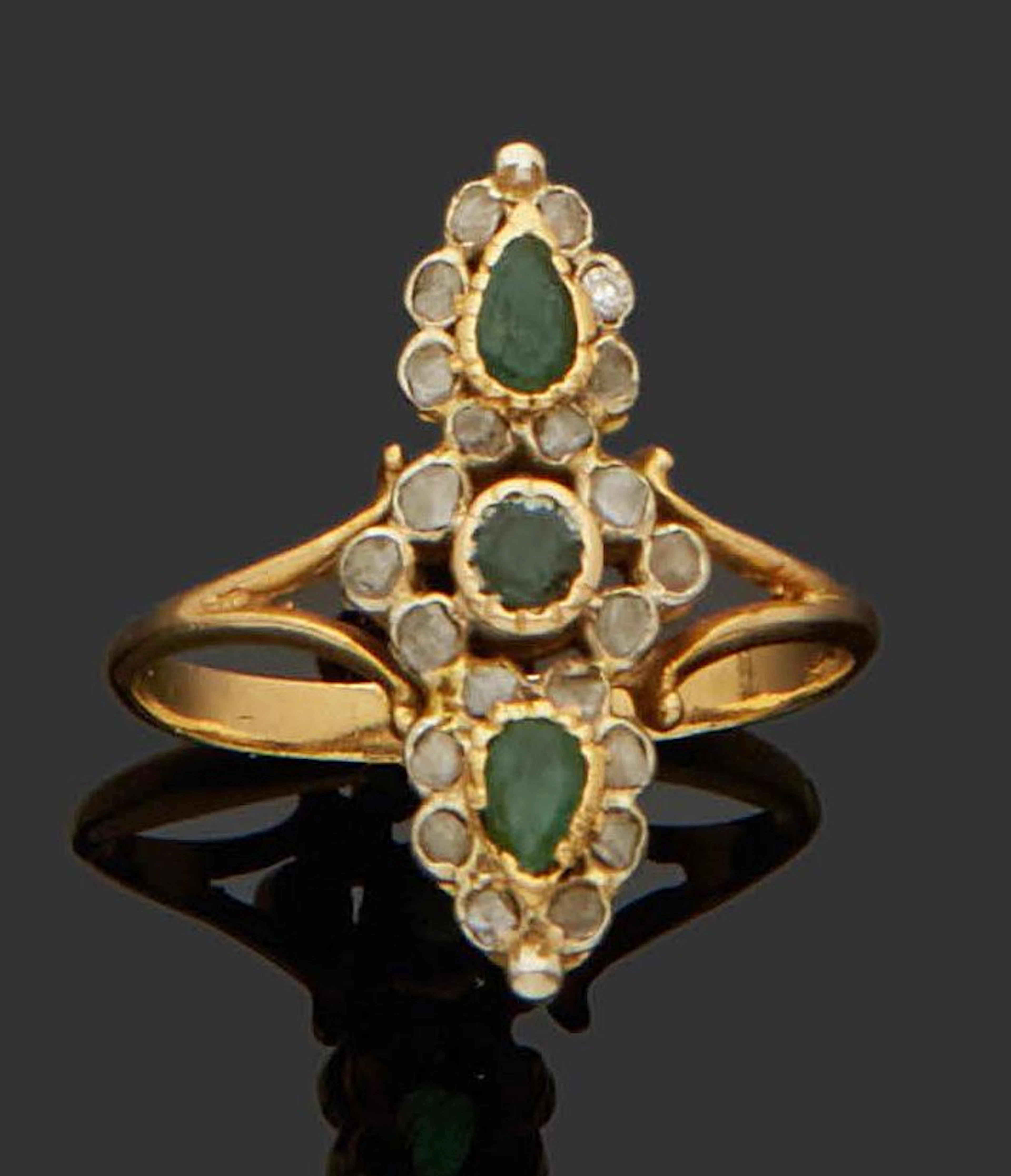 BAGUE NAVETTE en or jaune 18K (750) sertie... - Lot 31 - Delon - Hoebanx