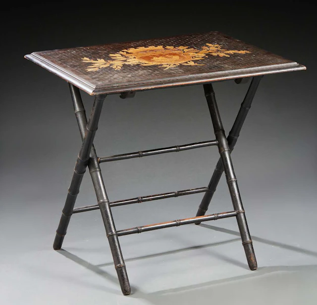 TABLE PLIANTE à piétement «bambou» noirci... - Lot 399 - Delon - Hoebanx