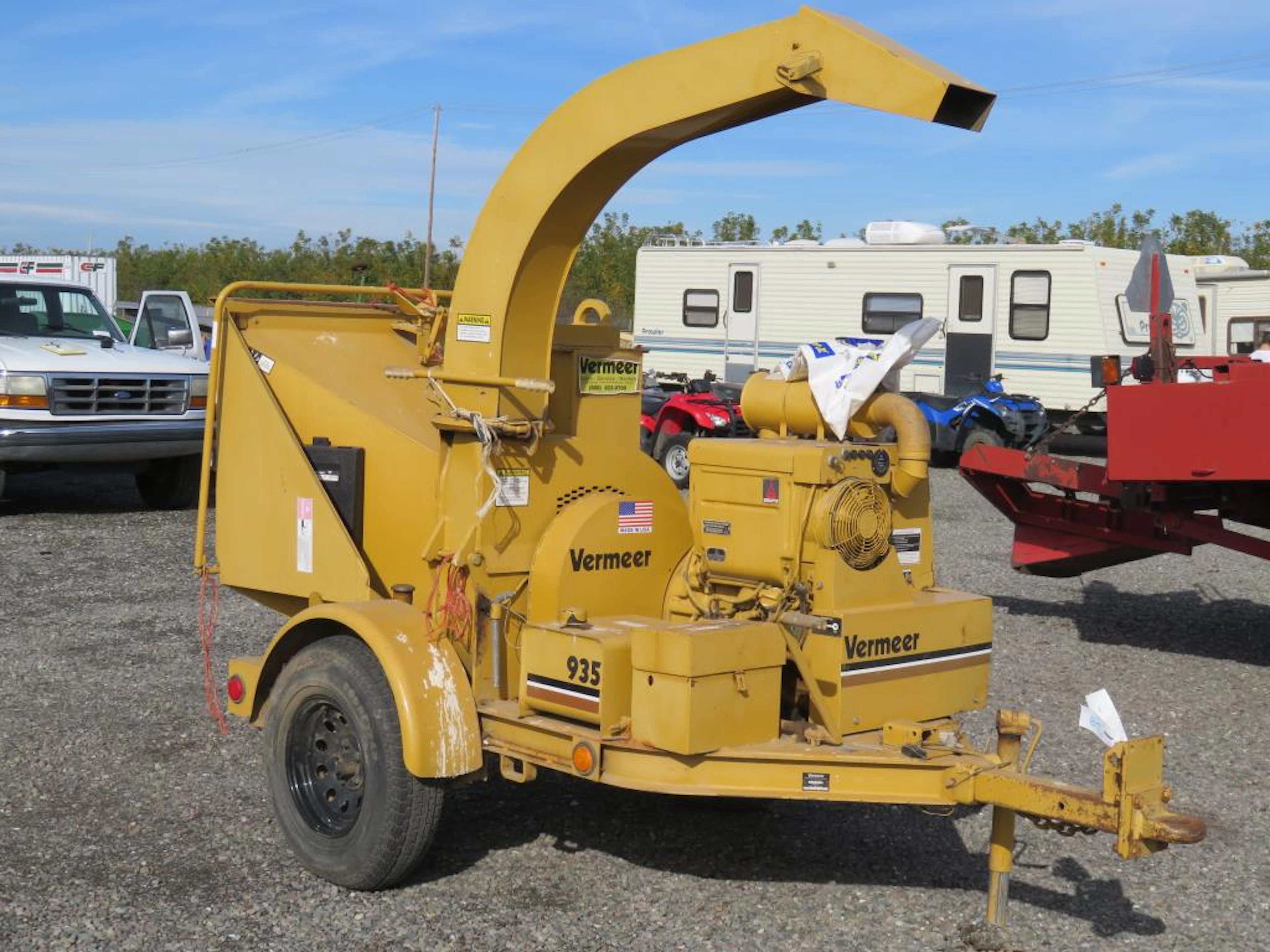 ROAD Vermeer 935 Wood Chipper