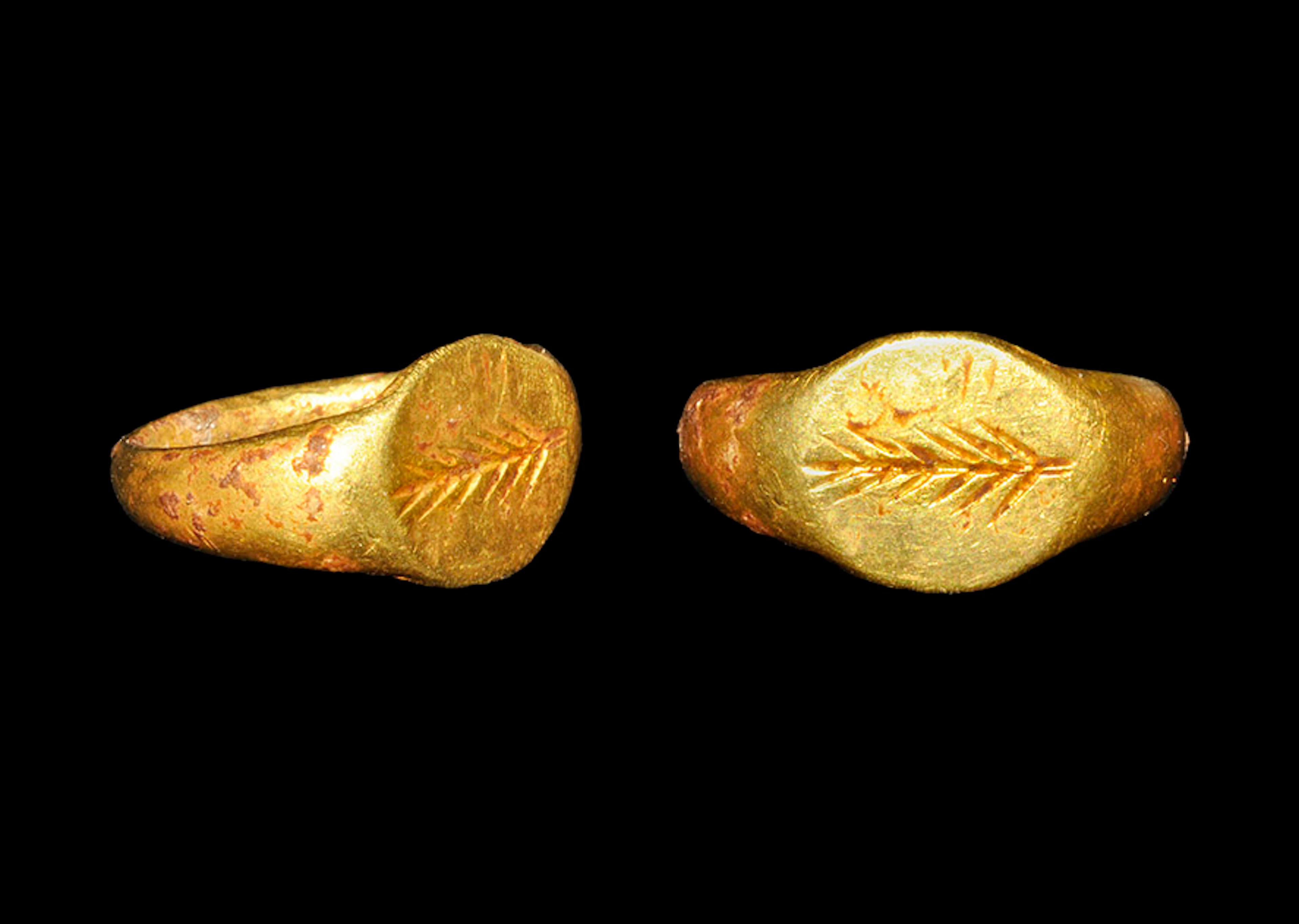 Roman Gold Finger Ring with Palm Branch