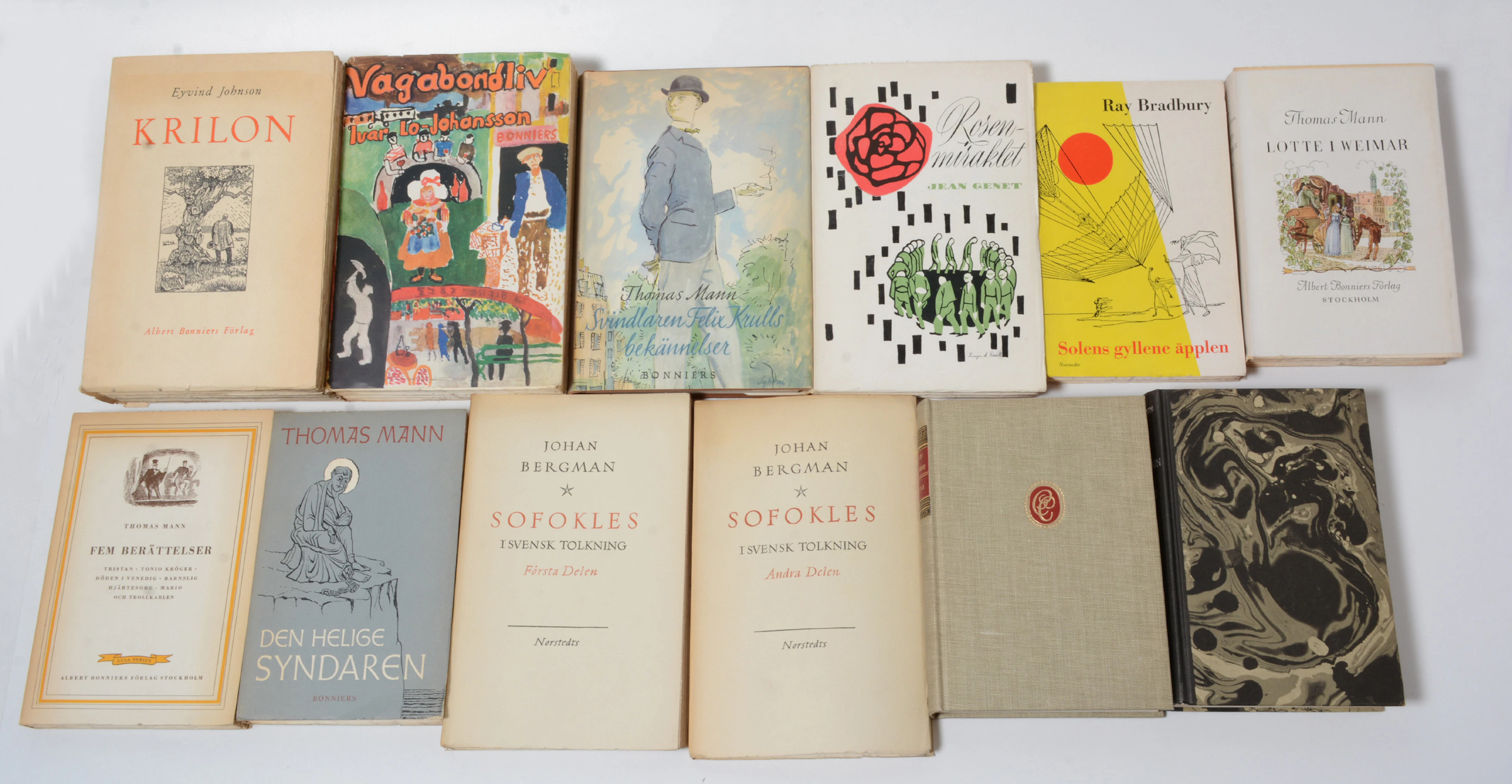 12 volymer med skönlitteratur.