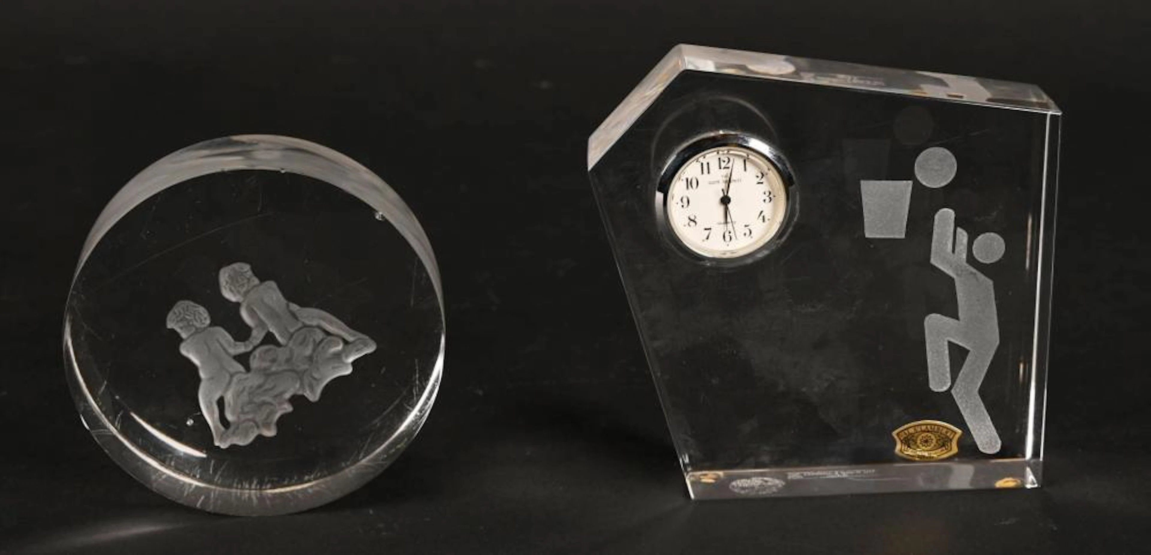 VSL 1 prsse-paiers et 1 horloge