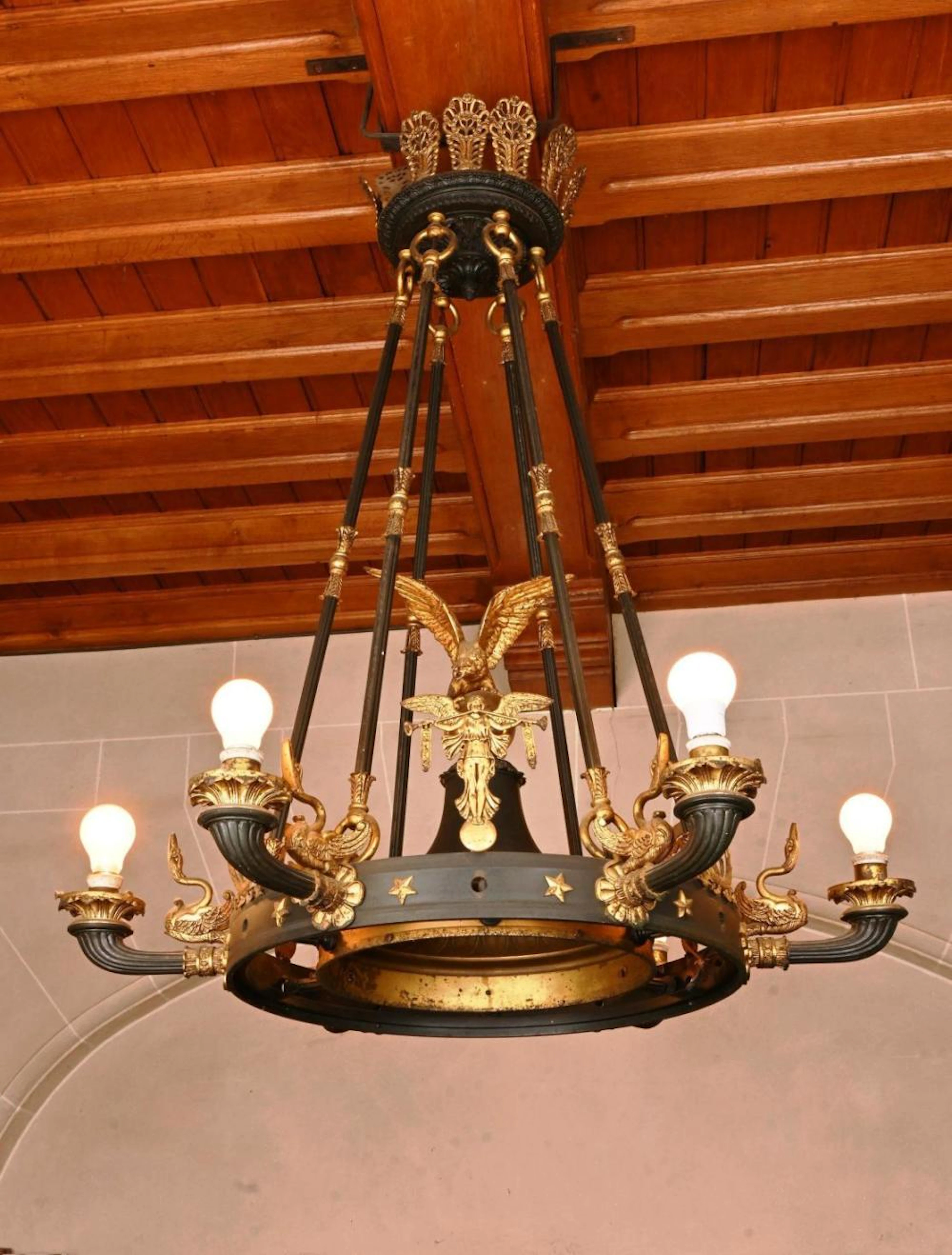 Lustre Empire