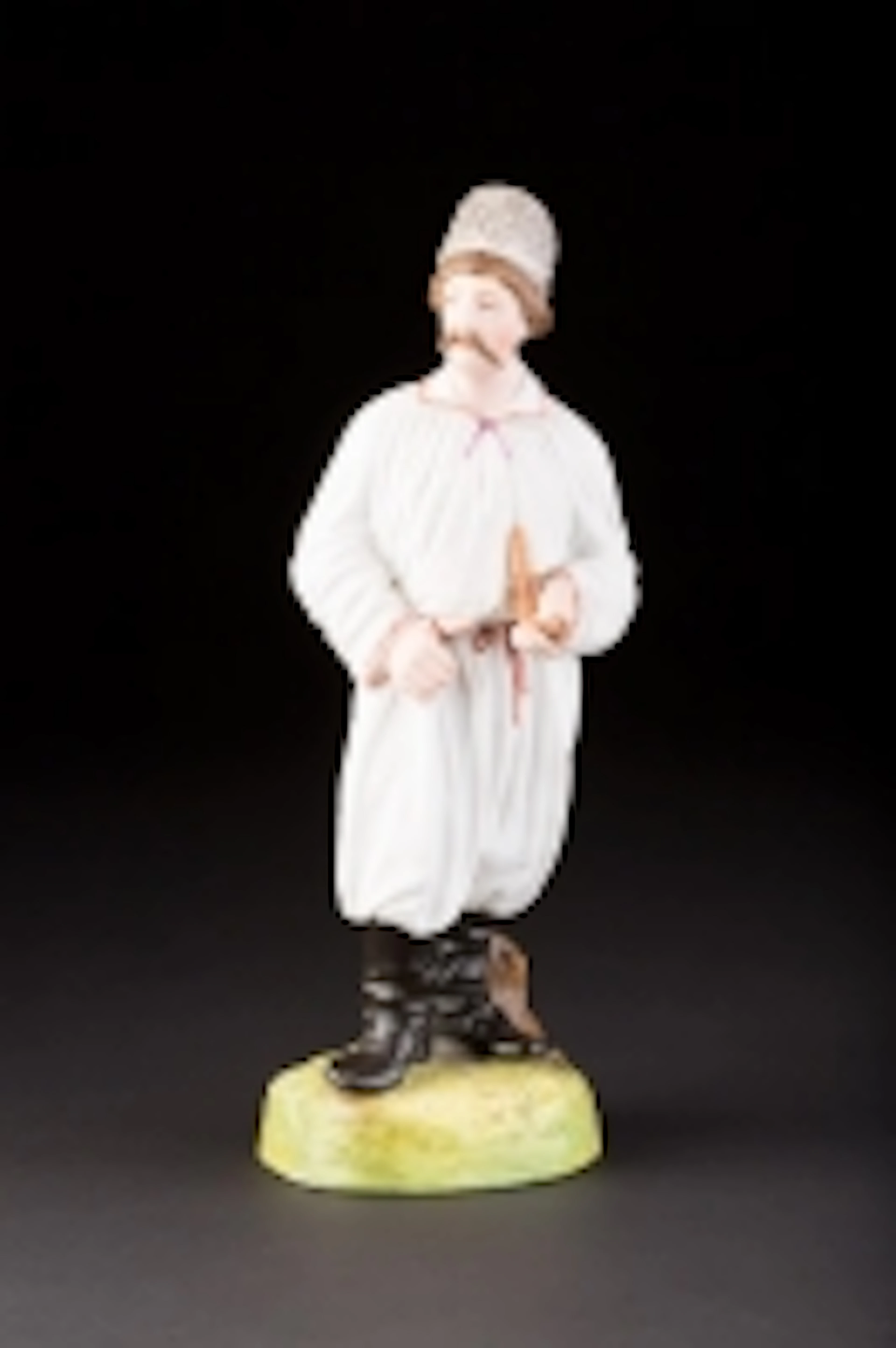PORZELLANFIGUR: RAUCHENDER UKRAINER