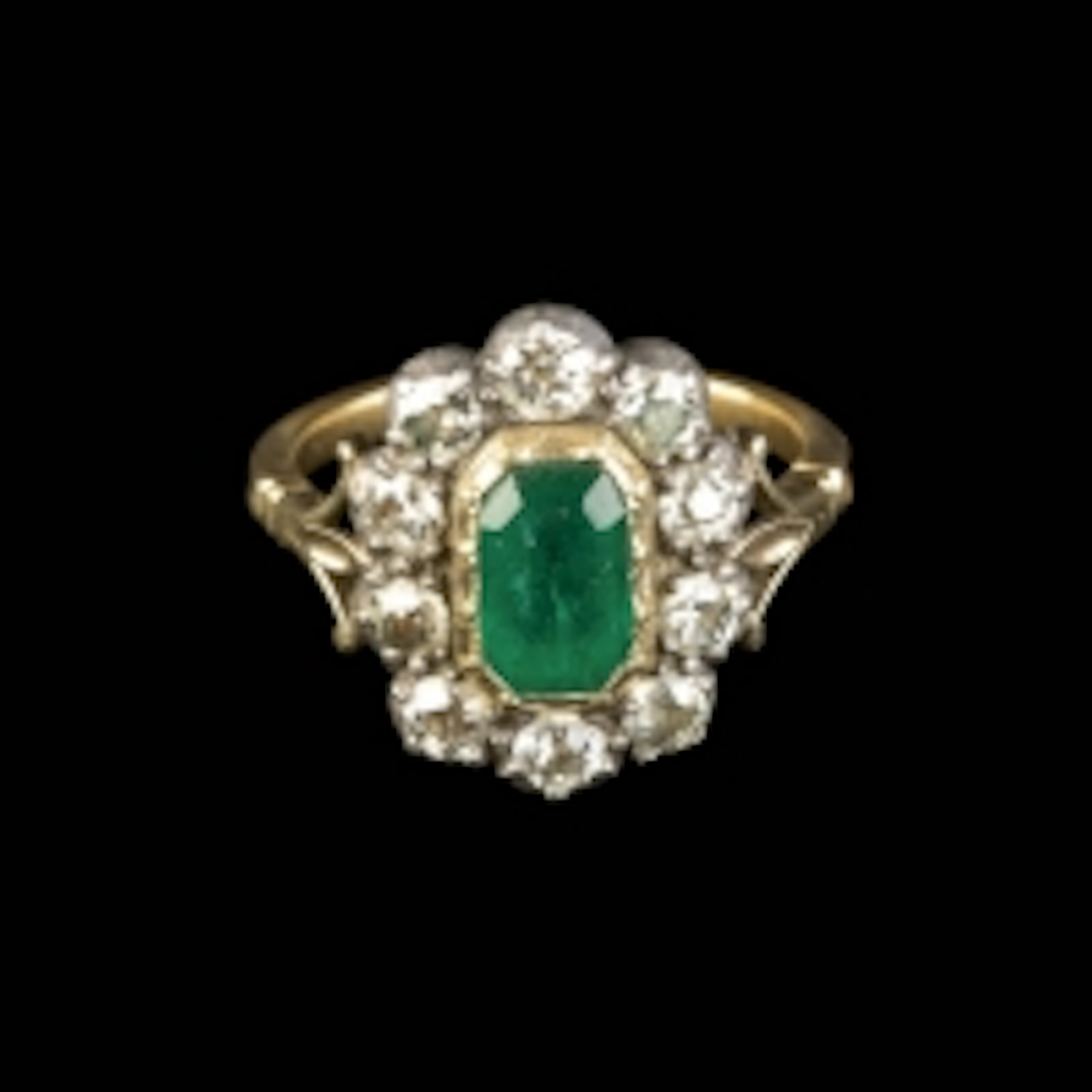 HISTORISCHER EDELSTEINRING MIT SMARAGD UND DIAMANTBESATZ
