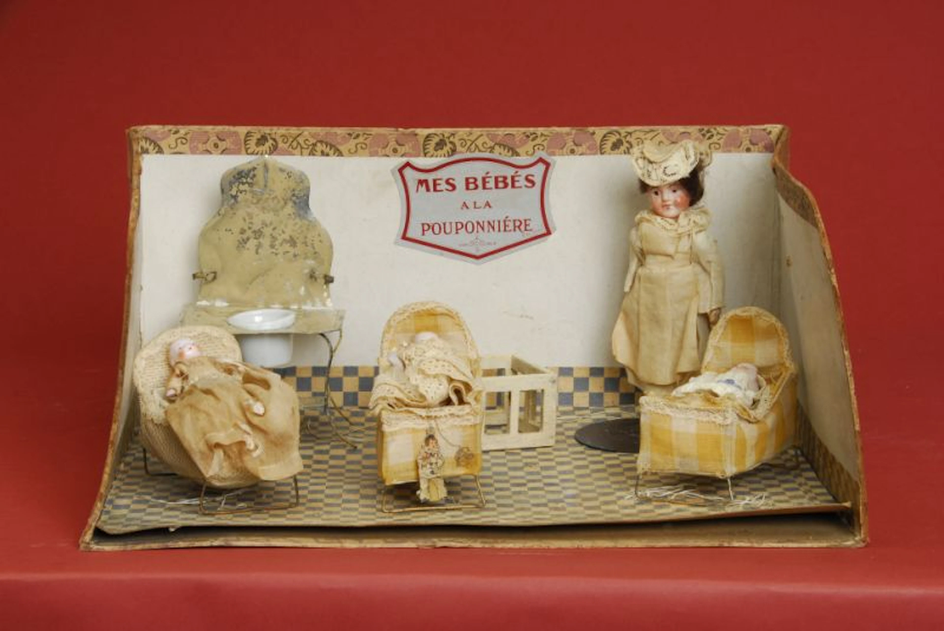 French Nursery Roombox with Dolls