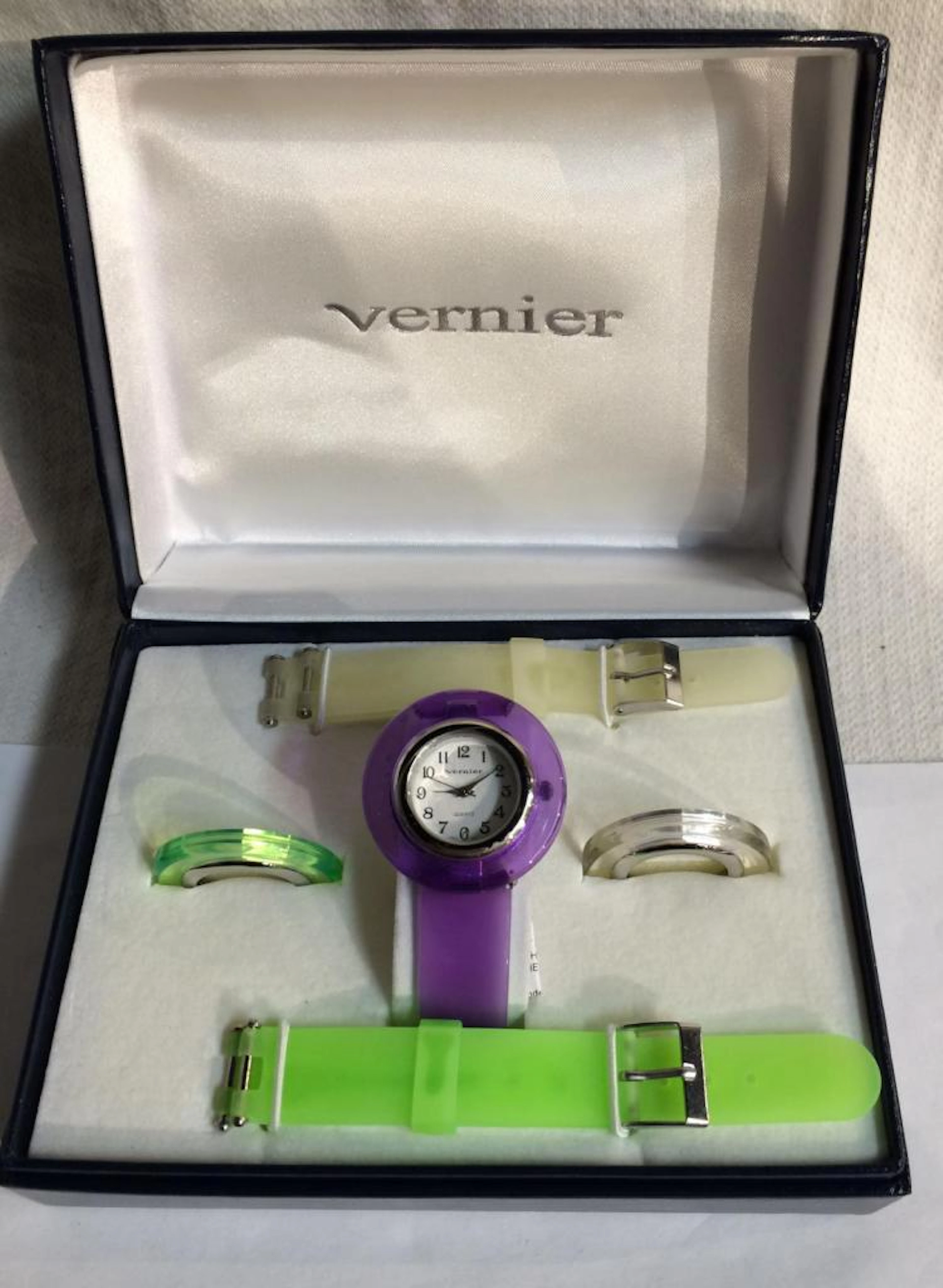Vernier Wrist Watch With Interchangeable Pieces