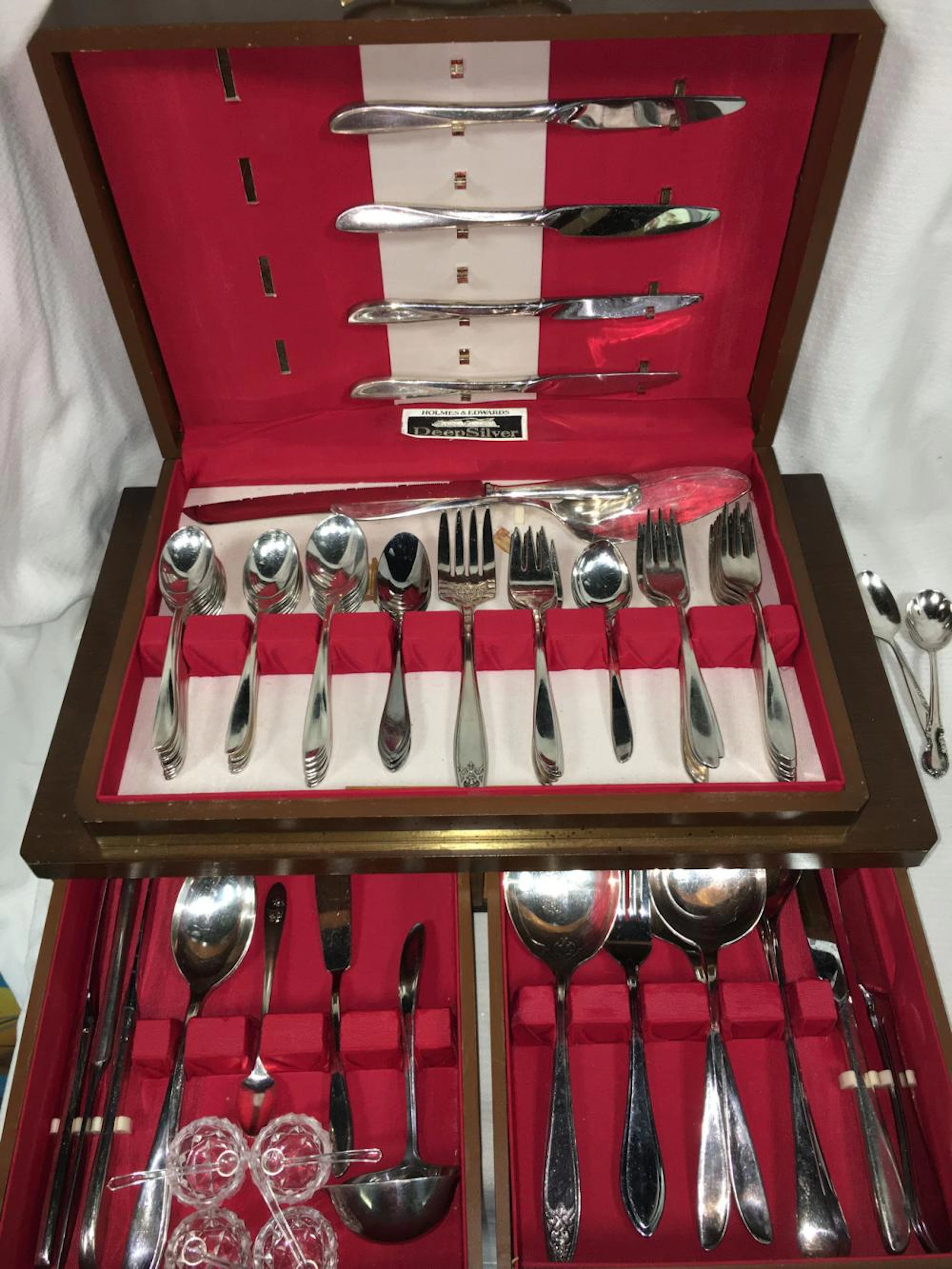 Holmes & Edwards & Oneida Flatware In Case