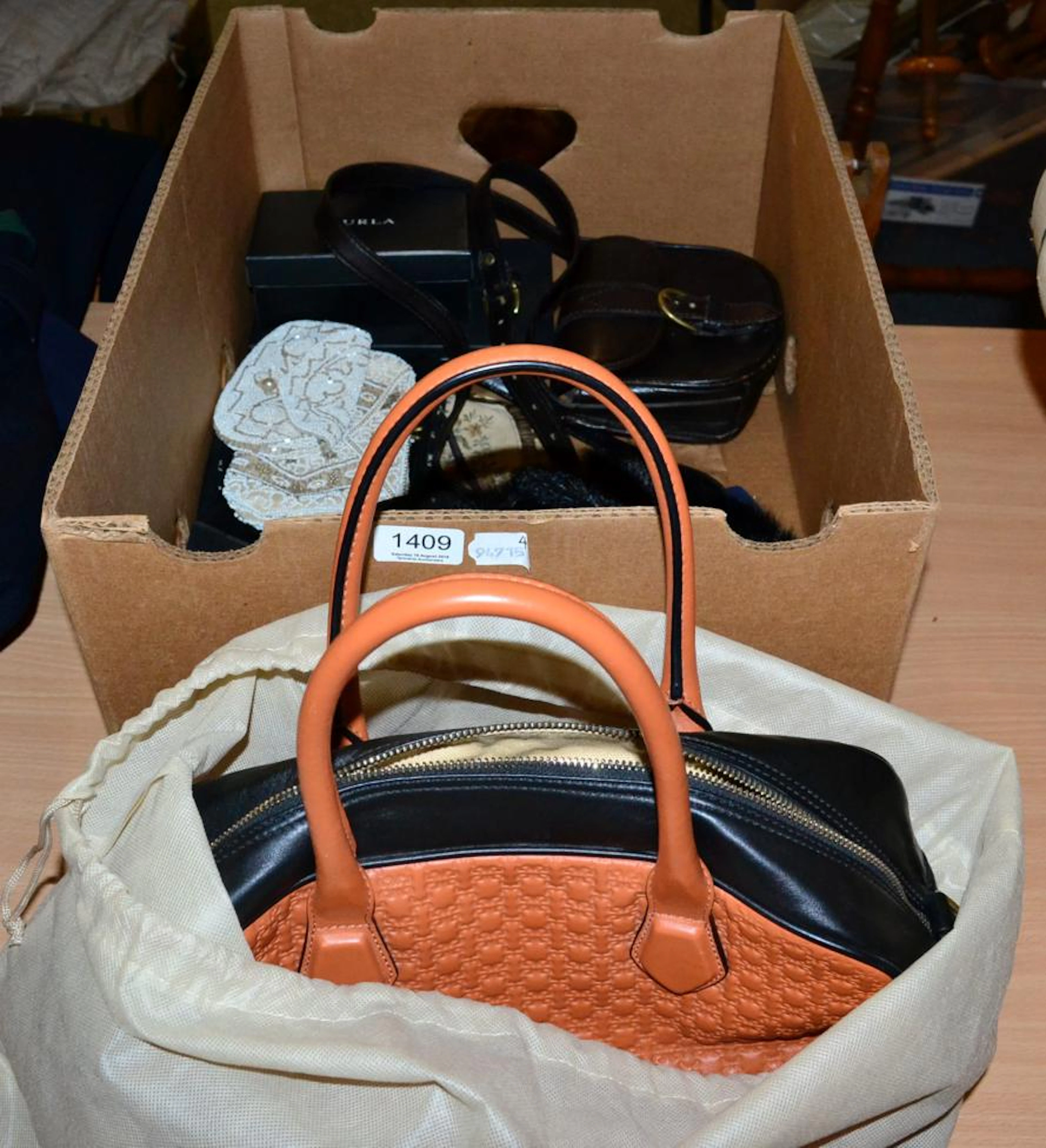 Group of ladies assorted modern and vintage bags and purses