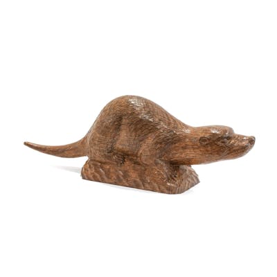Stan Dodds (1928-2012): A Carved English Oak Otter | Barnebys